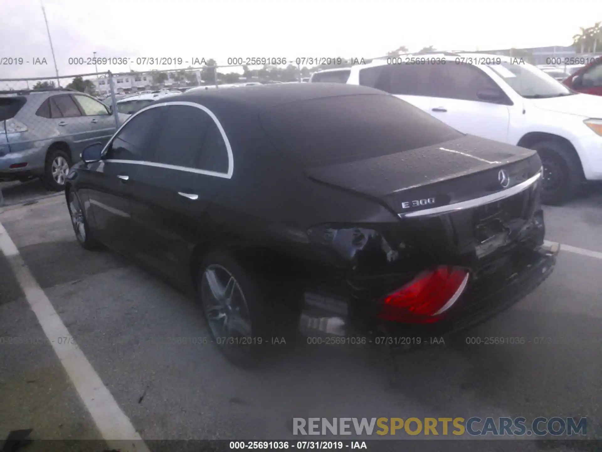 3 Photograph of a damaged car WDDZF4JB3KA492961 MERCEDES-BENZ E 2019