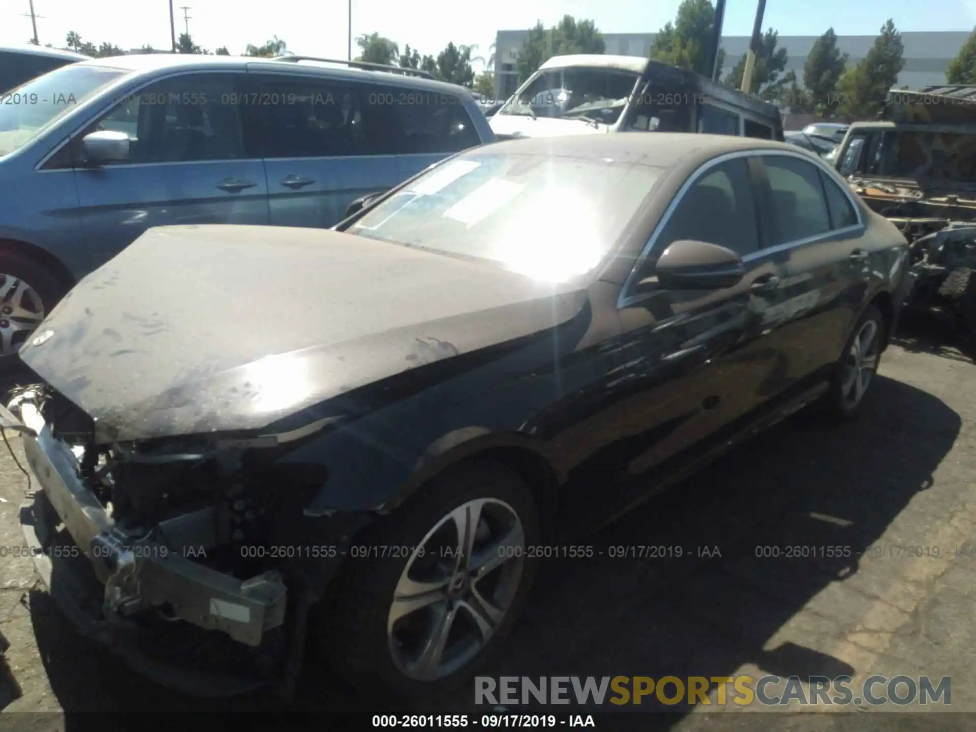 2 Photograph of a damaged car WDDZF4JB8KA565841 MERCEDES-BENZ E 2019