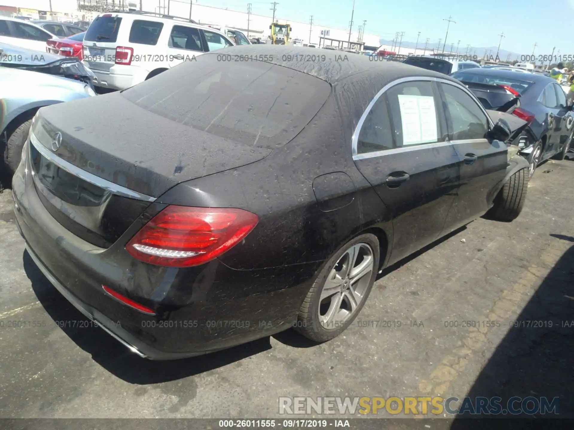 4 Photograph of a damaged car WDDZF4JB8KA565841 MERCEDES-BENZ E 2019