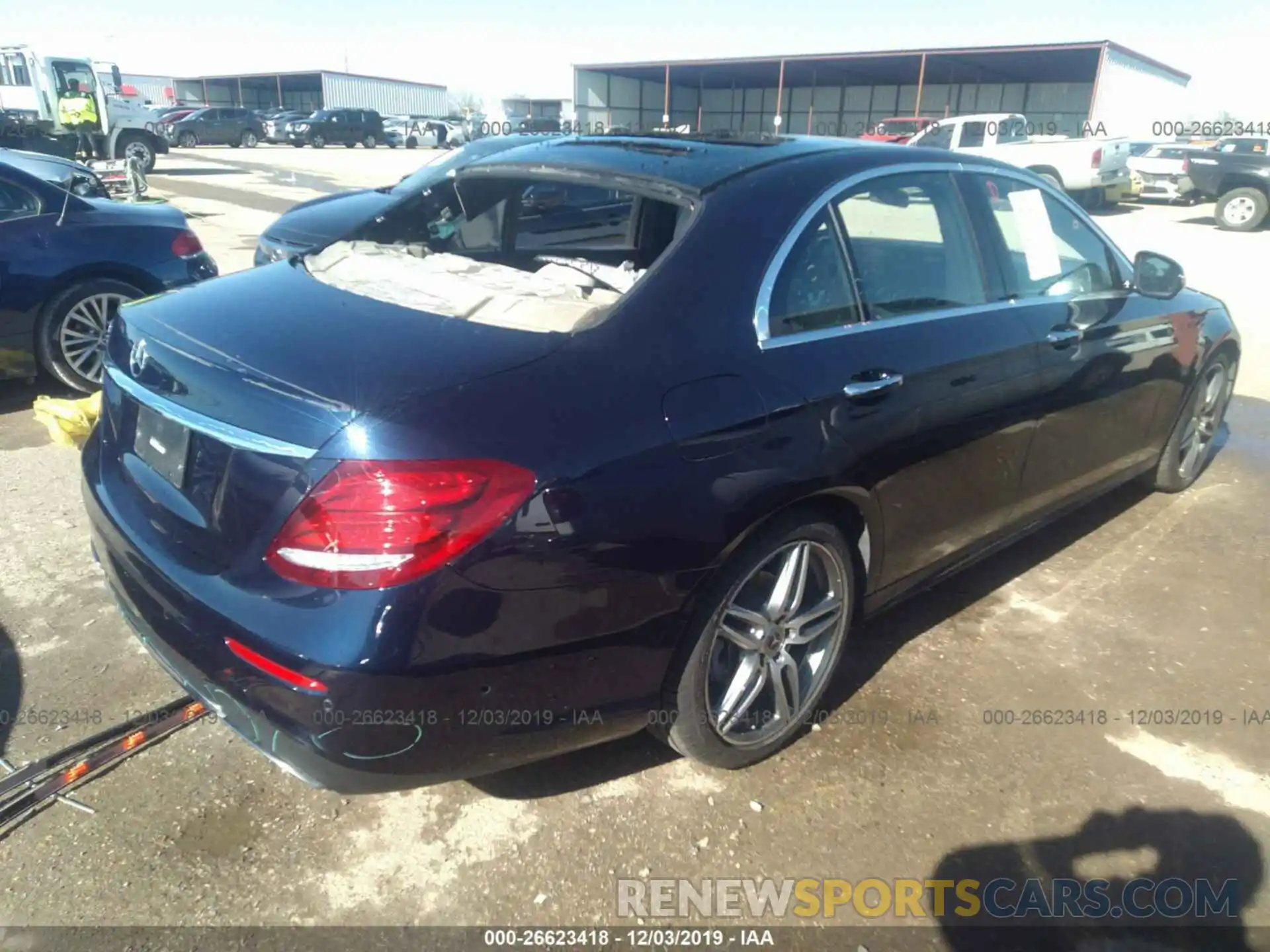 4 Photograph of a damaged car WDDZF4JB8KA586057 MERCEDES-BENZ E 2019