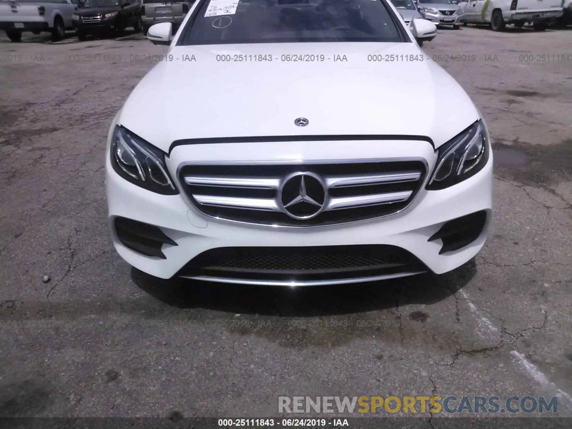 6 Photograph of a damaged car WDDZF4JB8KA634592 MERCEDES-BENZ E 2019