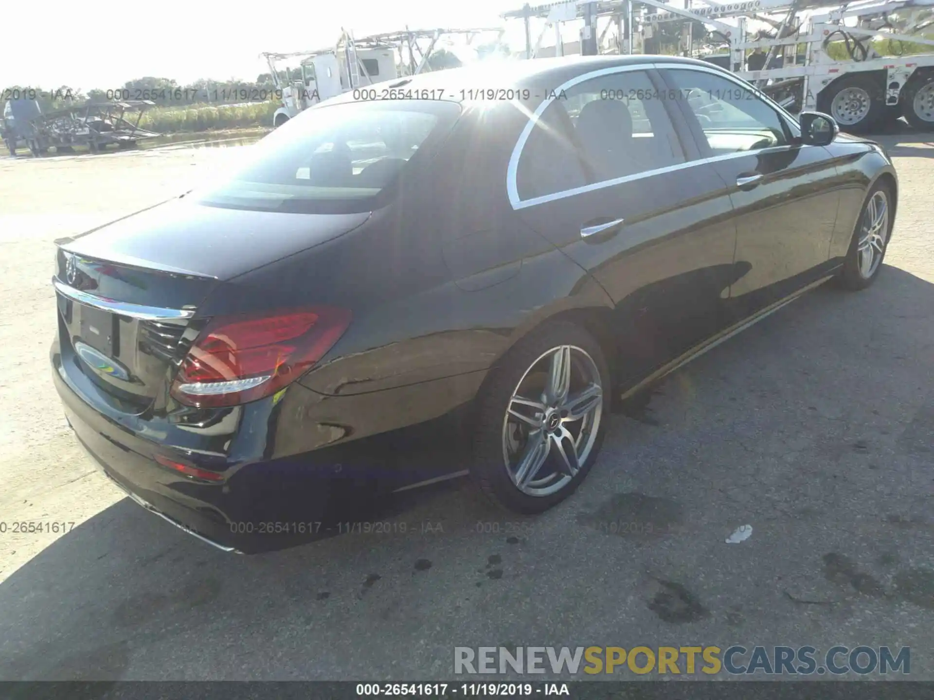 4 Photograph of a damaged car WDDZF4JB9KA514946 MERCEDES-BENZ E 2019