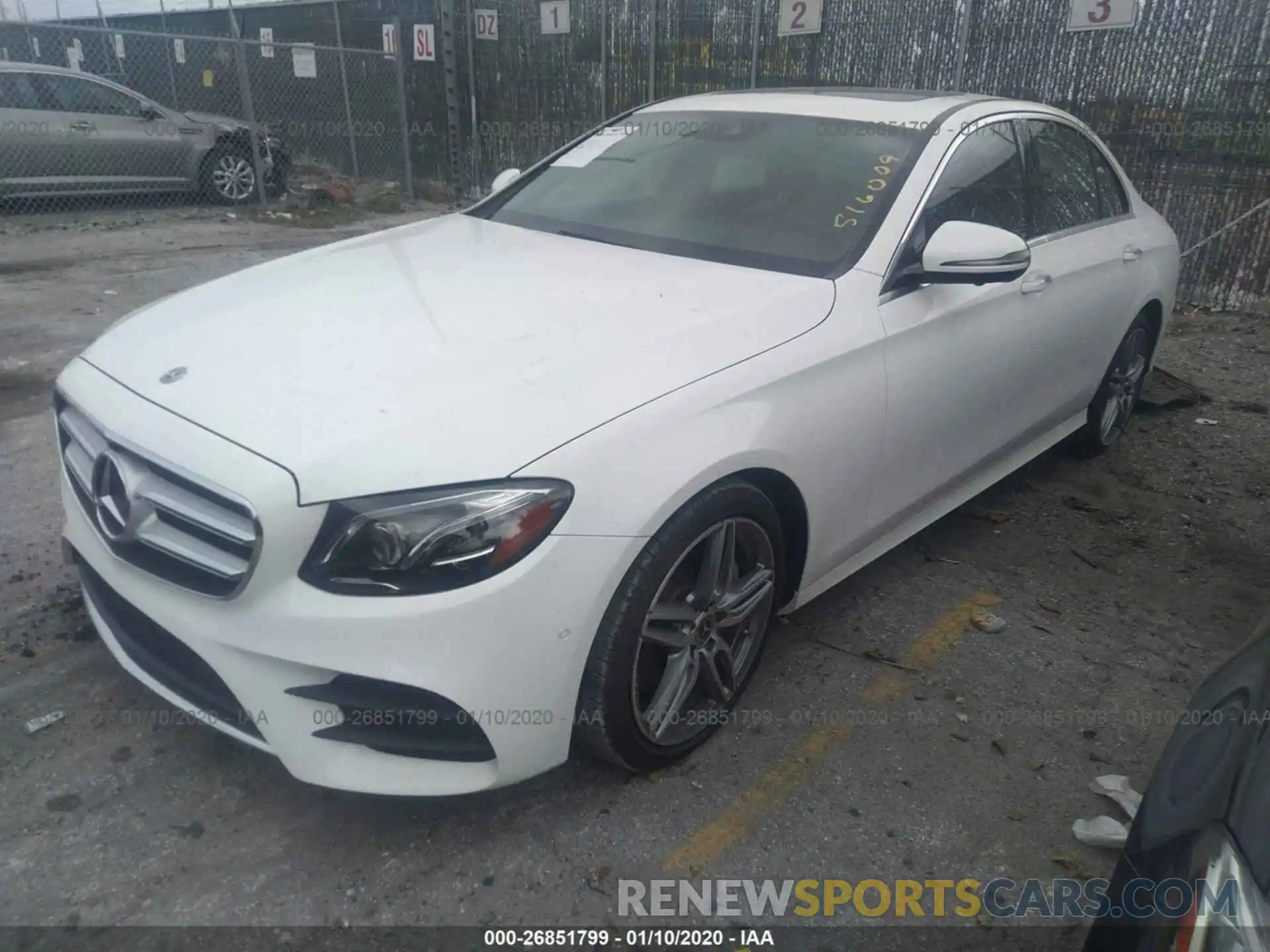 2 Photograph of a damaged car WDDZF4JBXKA516009 MERCEDES-BENZ E 2019