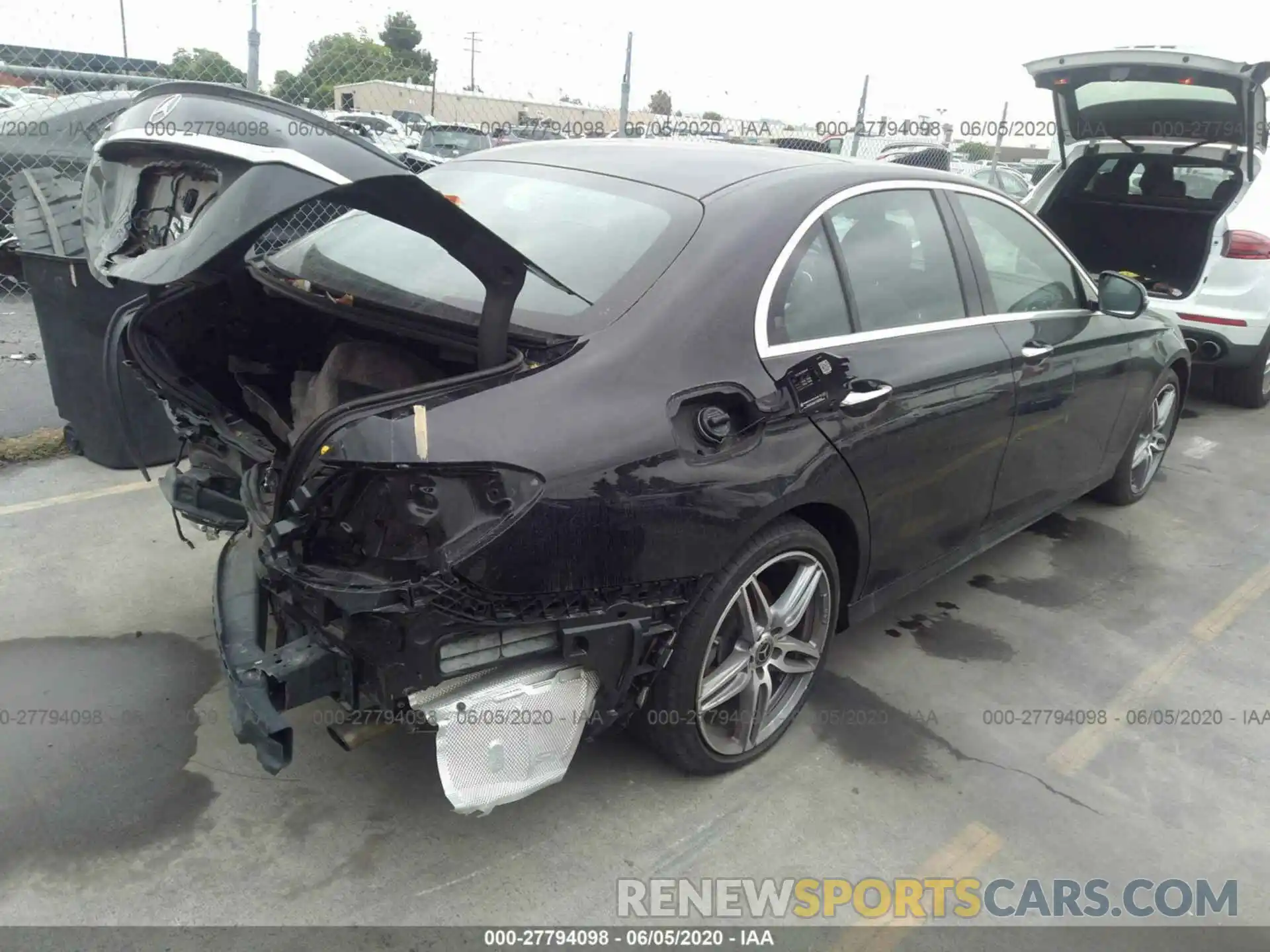 4 Photograph of a damaged car WDDZF4JBXKA575254 MERCEDES-BENZ E 2019