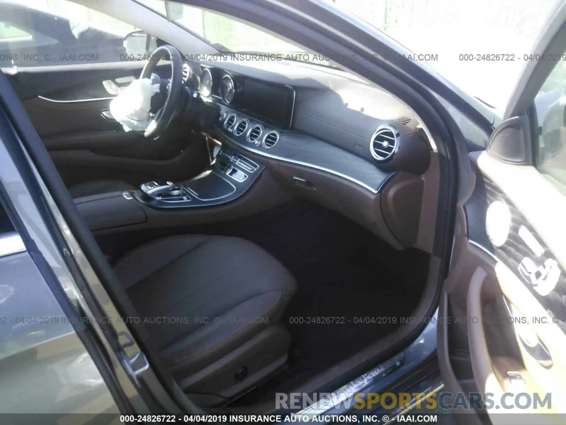 5 Photograph of a damaged car WDDZF4KB1KA514891 MERCEDES-BENZ E 2019