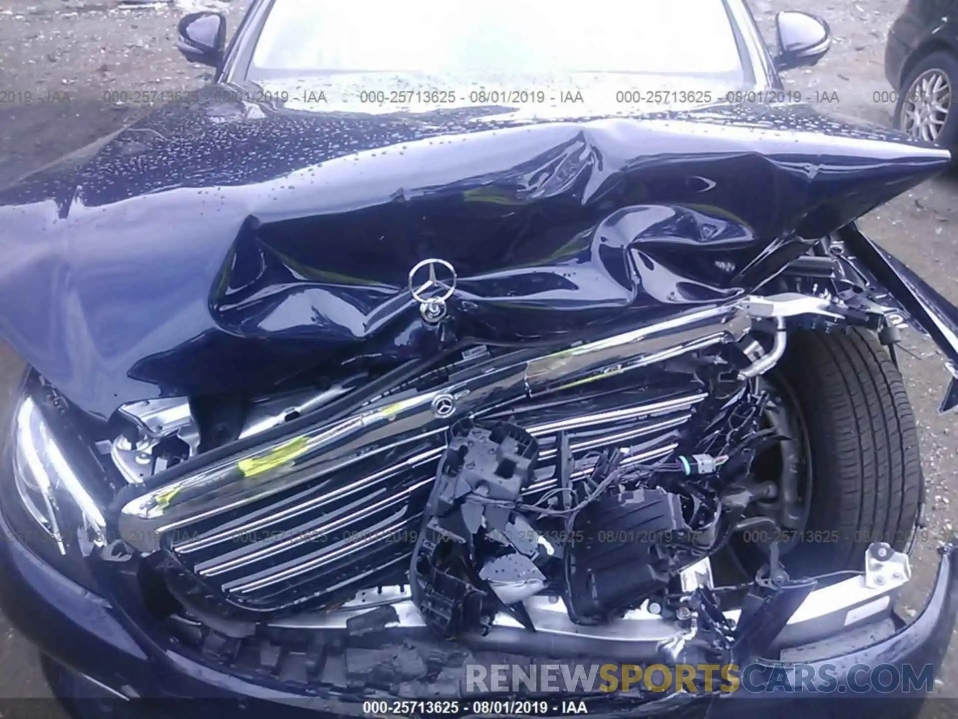 10 Photograph of a damaged car WDDZF4KB1KA593737 MERCEDES-BENZ E 2019