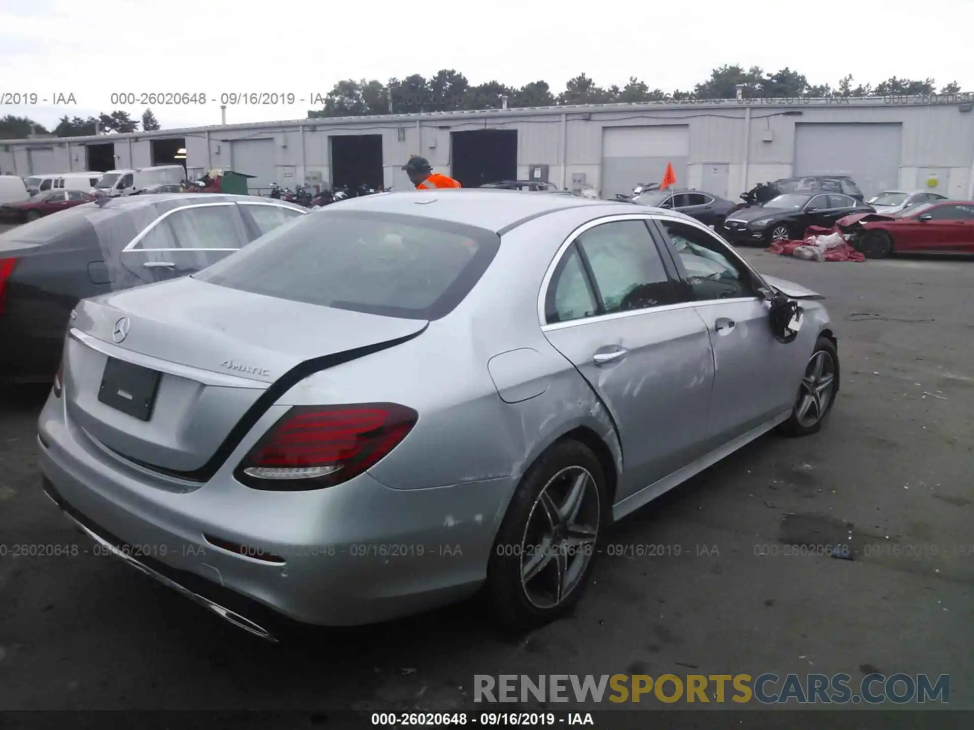 4 Photograph of a damaged car WDDZF4KB3KA518585 MERCEDES-BENZ E 2019