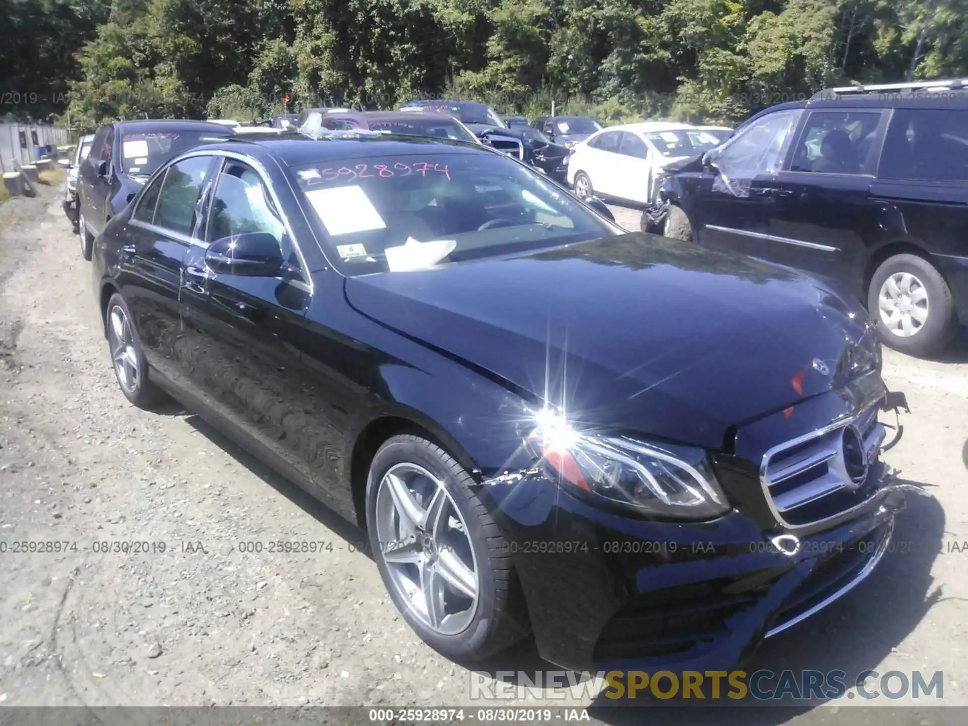 1 Photograph of a damaged car WDDZF4KB3KA667952 MERCEDES-BENZ E 2019