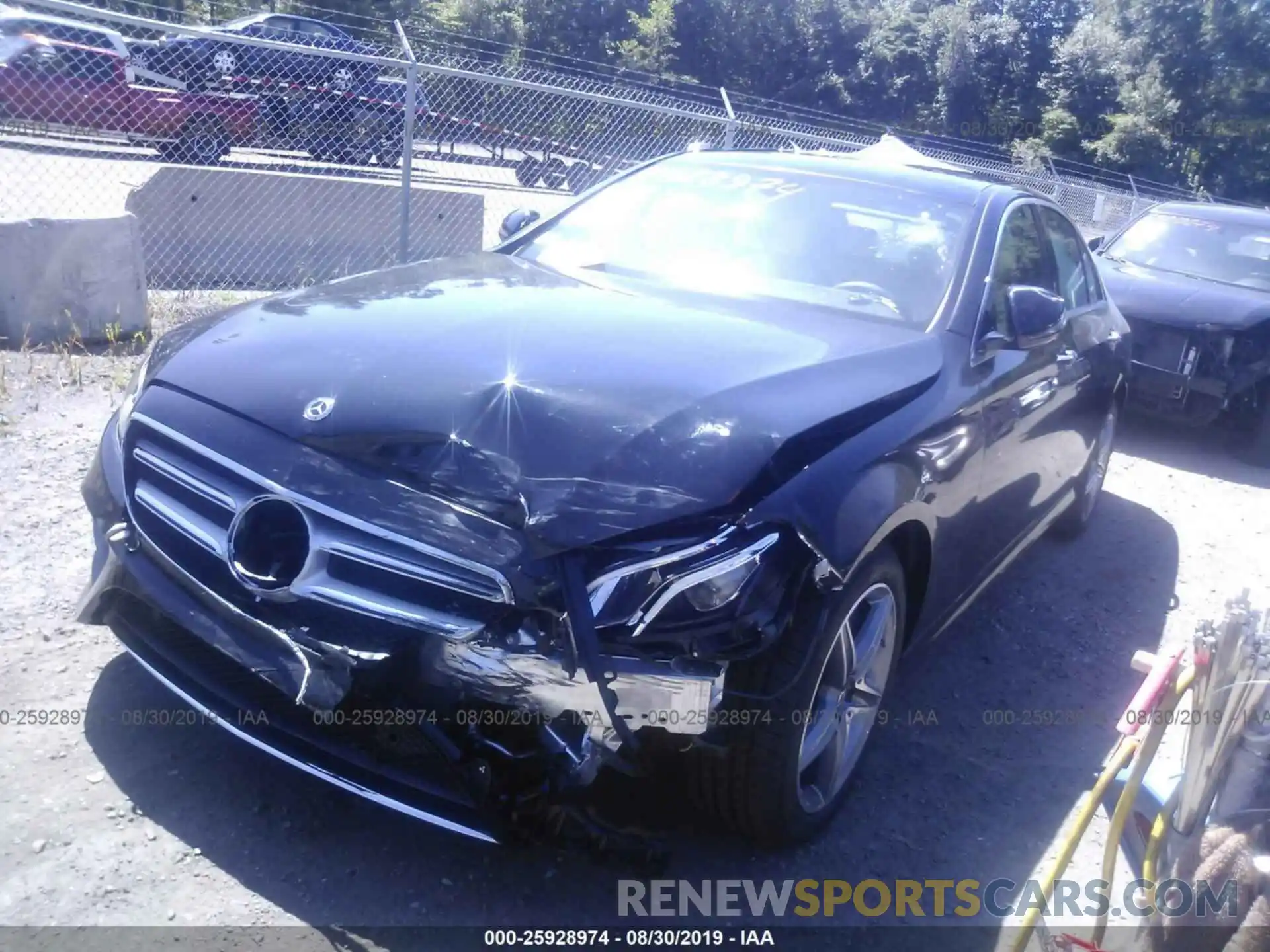 2 Photograph of a damaged car WDDZF4KB3KA667952 MERCEDES-BENZ E 2019