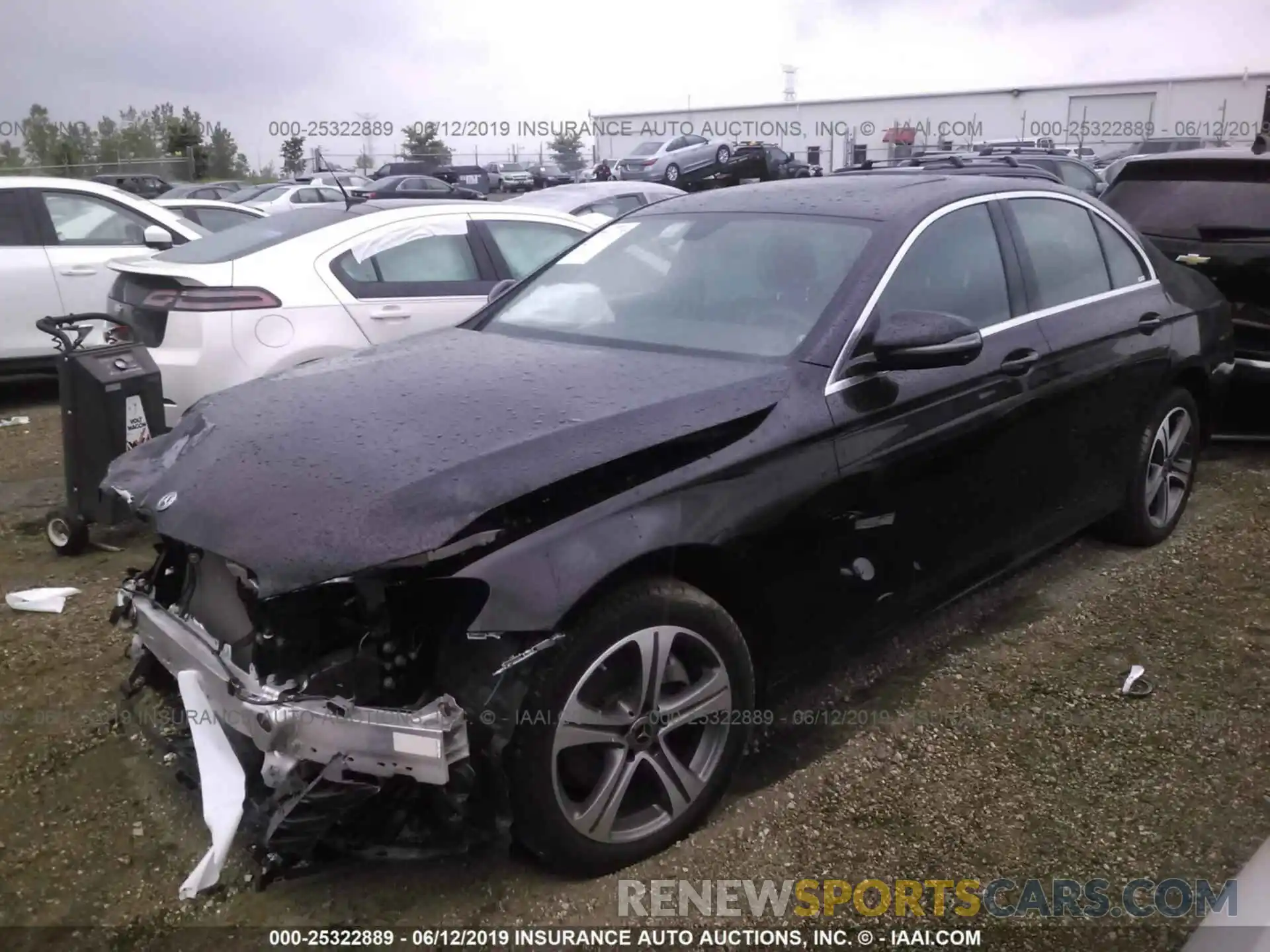 2 Photograph of a damaged car WDDZF4KB4KA575670 MERCEDES-BENZ E 2019