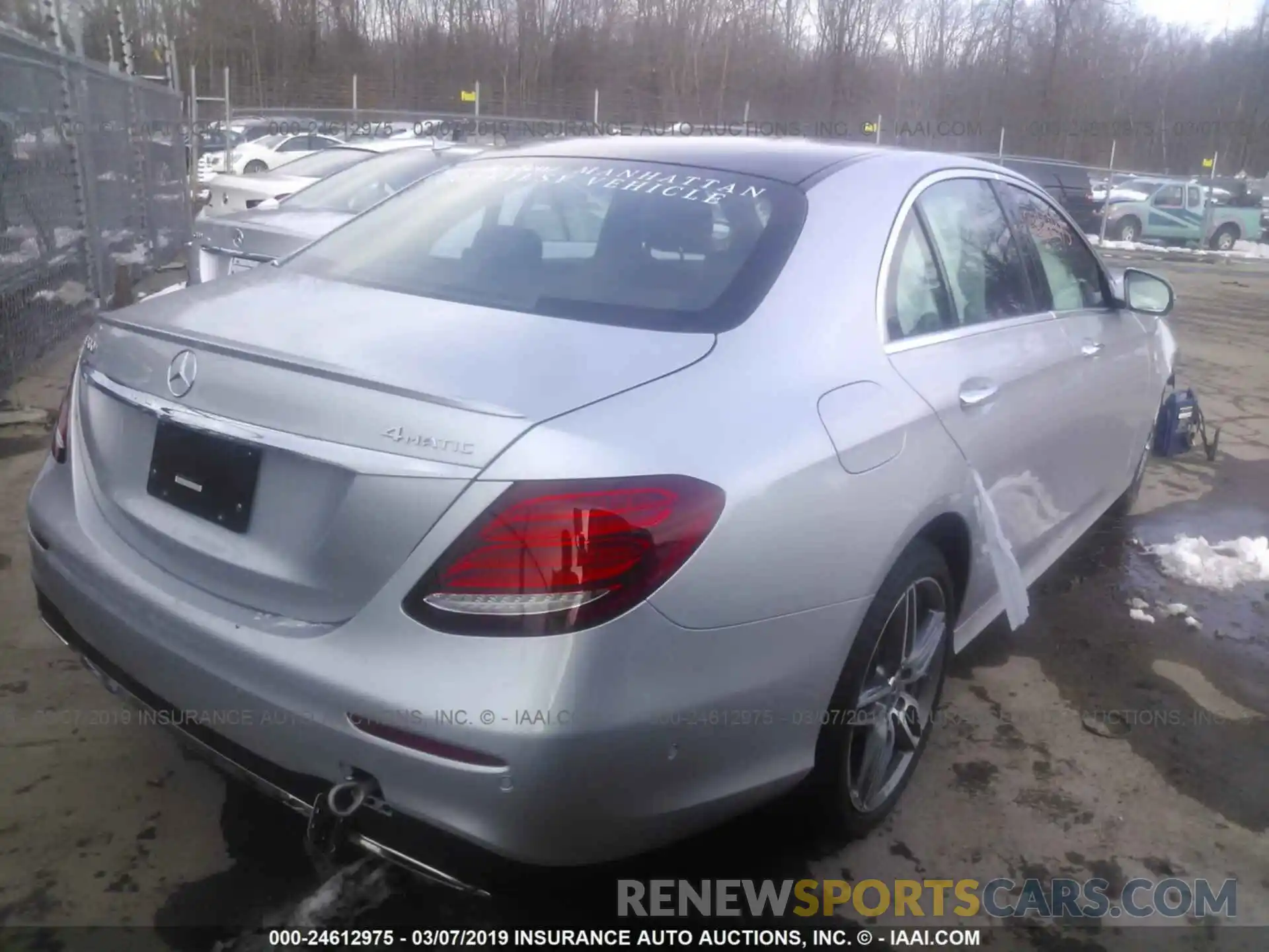 4 Photograph of a damaged car WDDZF4KB5KA571708 MERCEDES-BENZ E 2019