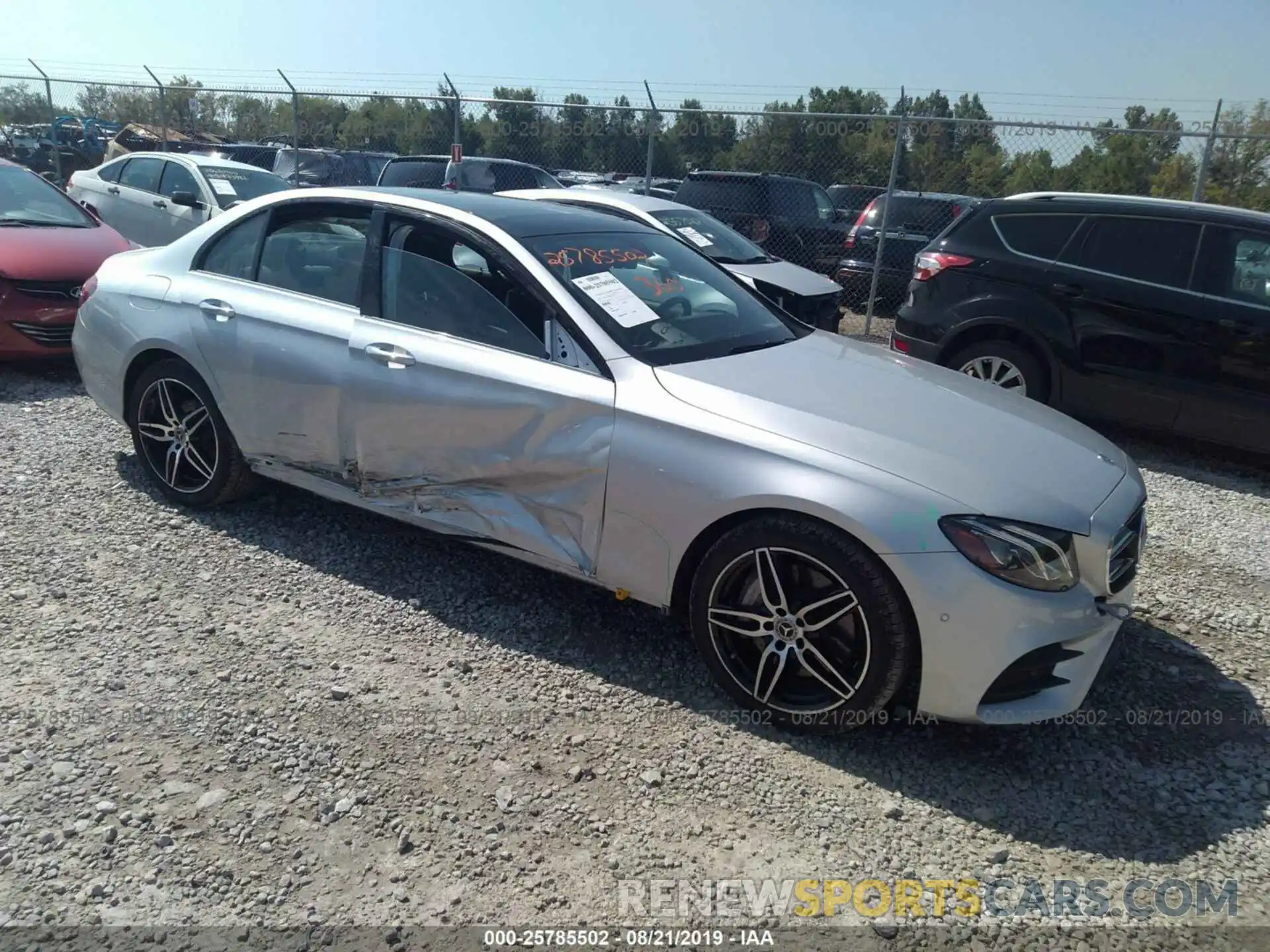 1 Photograph of a damaged car WDDZF4KB6KA585424 MERCEDES-BENZ E 2019