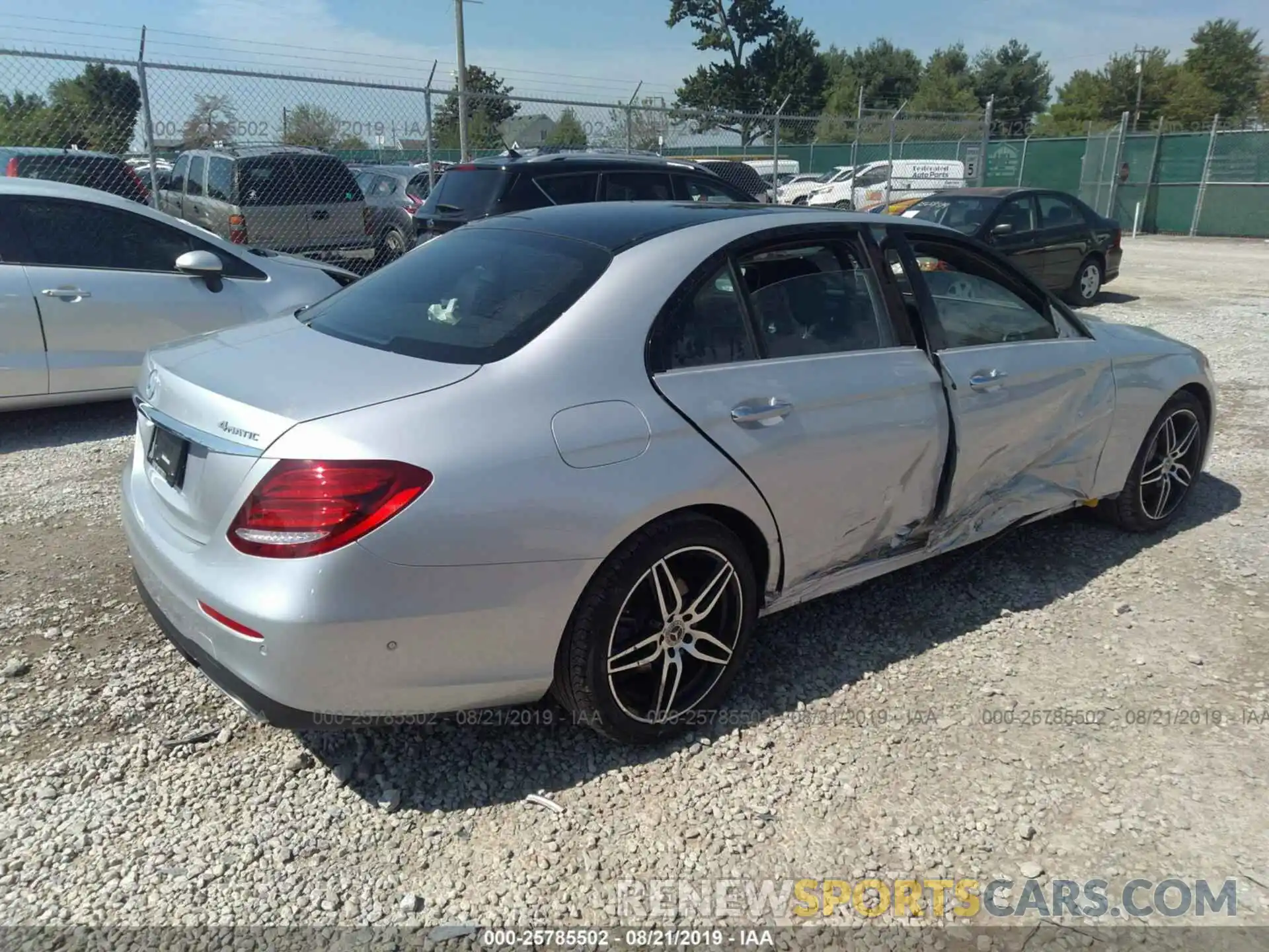 4 Photograph of a damaged car WDDZF4KB6KA585424 MERCEDES-BENZ E 2019