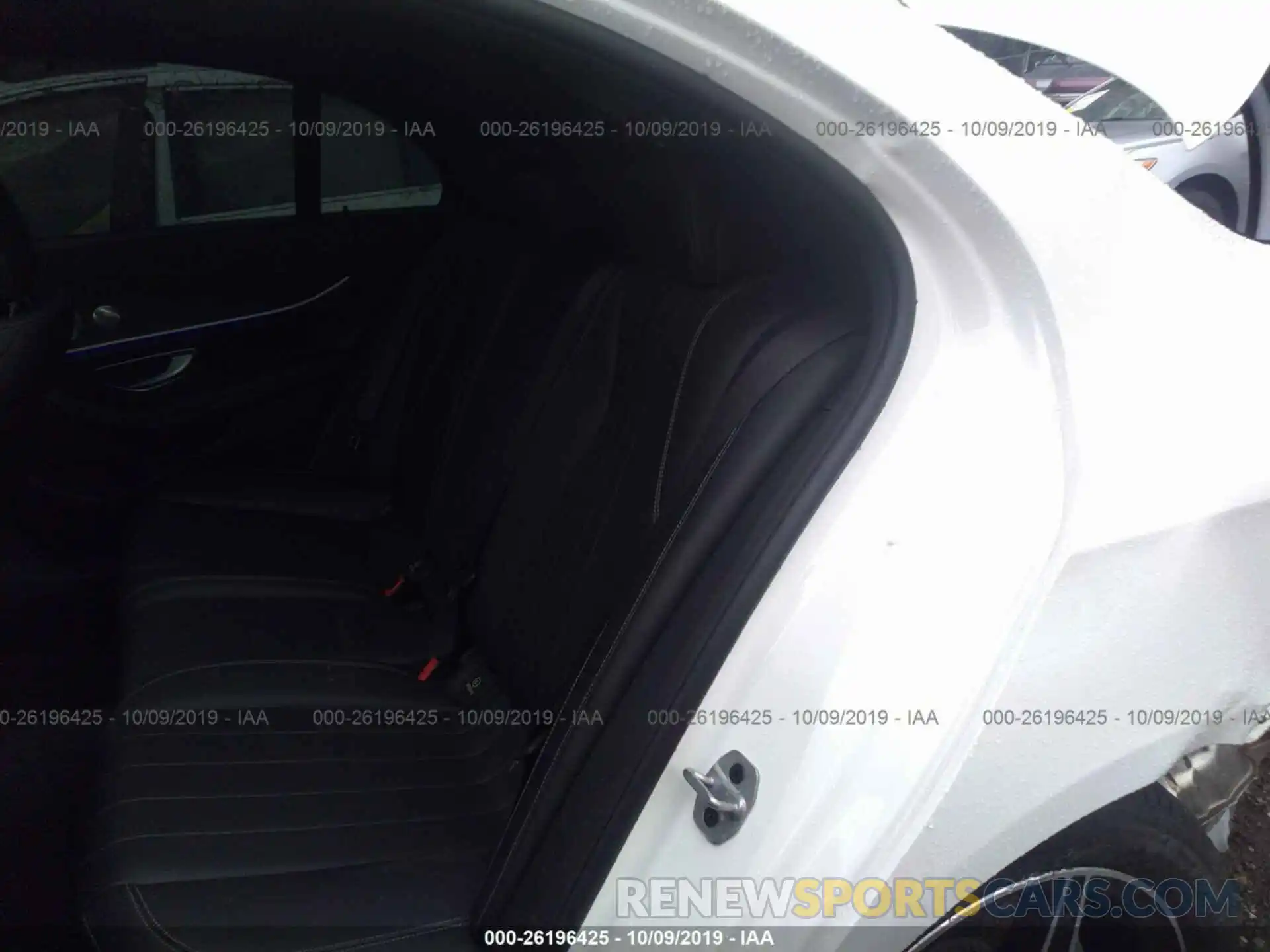 8 Photograph of a damaged car WDDZF4KB8KA626796 MERCEDES-BENZ E 2019