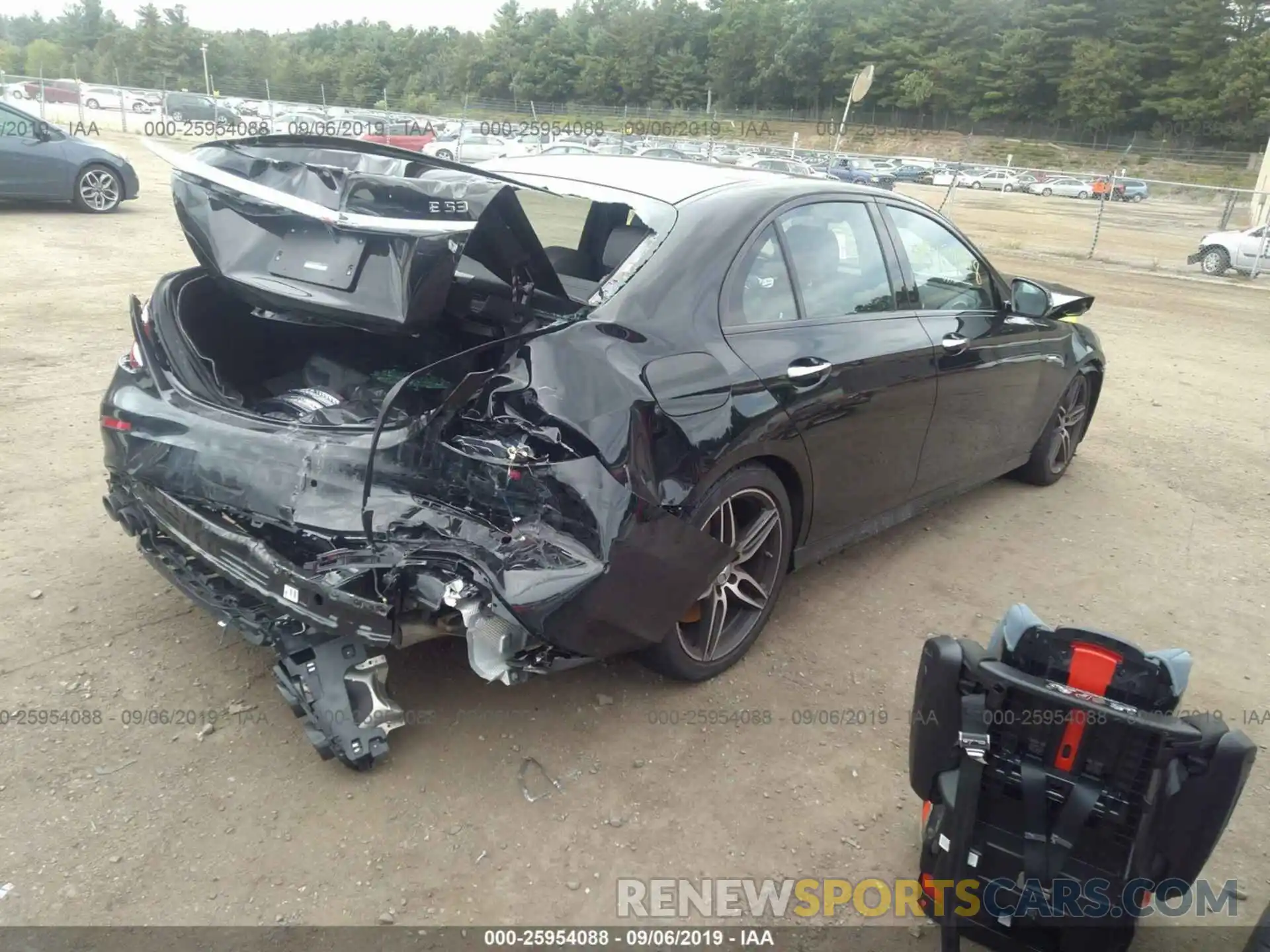 4 Photograph of a damaged car WDDZF6BB2KA610489 MERCEDES-BENZ E 2019