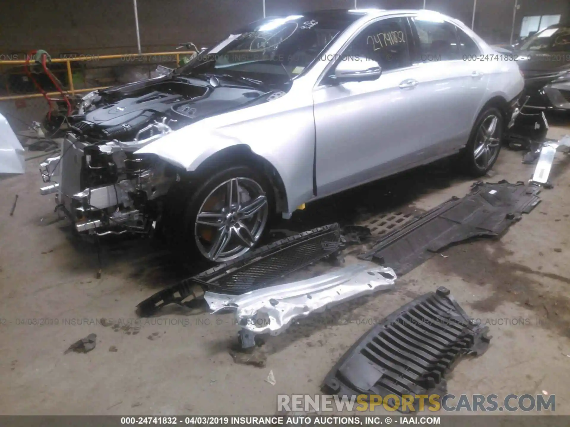 2 Photograph of a damaged car WDDZF6JB0KA515284 MERCEDES-BENZ E 2019