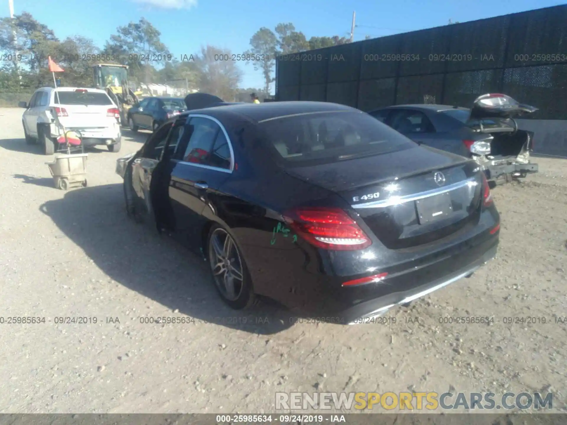 3 Photograph of a damaged car WDDZF6JB2KA649908 MERCEDES-BENZ E 2019