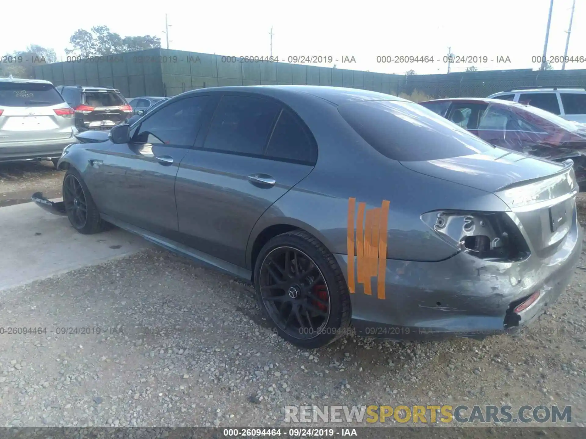 3 Photograph of a damaged car WDDZF8KB1KA659324 MERCEDES-BENZ E 2019