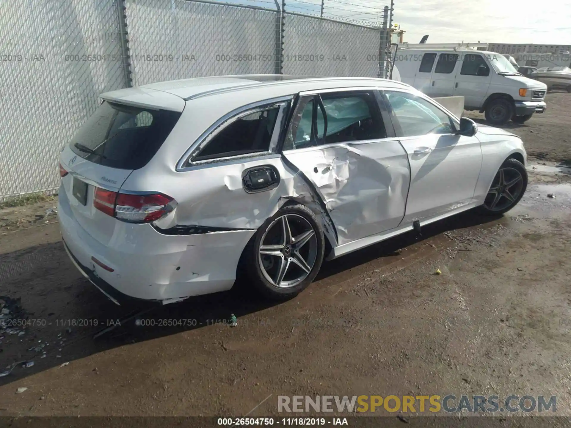 4 Photograph of a damaged car WDDZH6JB5KA536299 MERCEDES-BENZ E 2019