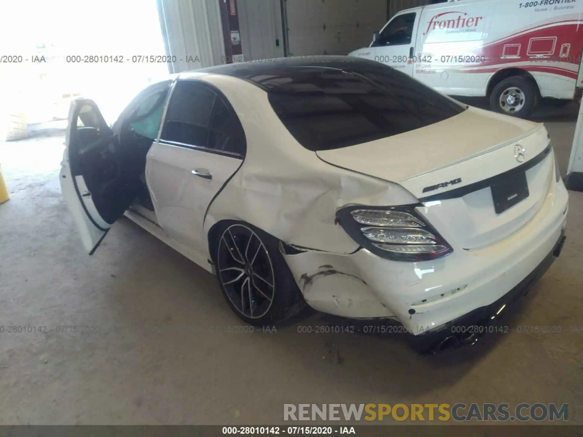 3 Photograph of a damaged car WDDZF6BB2LA719536 MERCEDES-BENZ E 2020