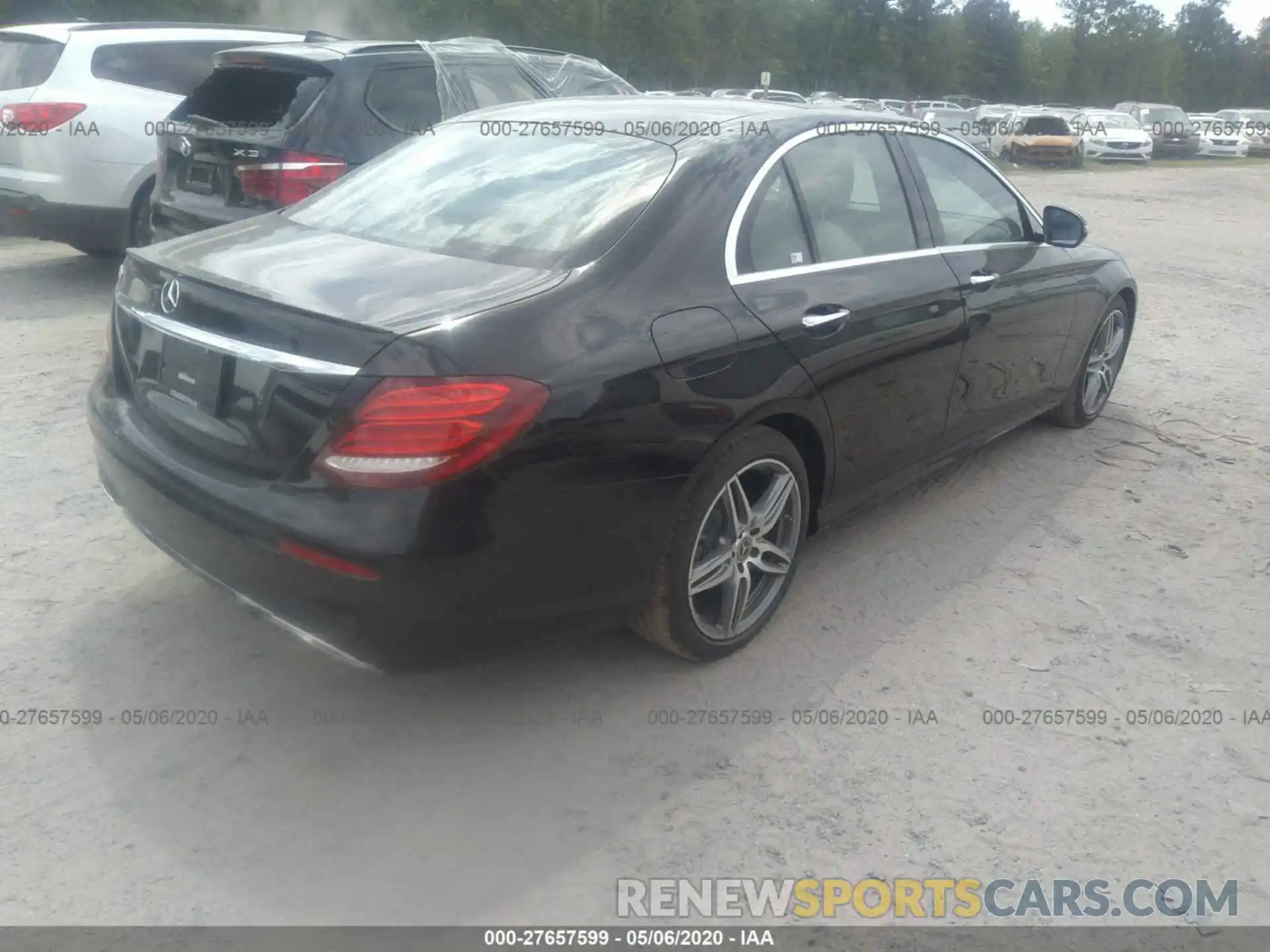 4 Photograph of a damaged car WDDZF8DB2LA713504 MERCEDES-BENZ E 2020