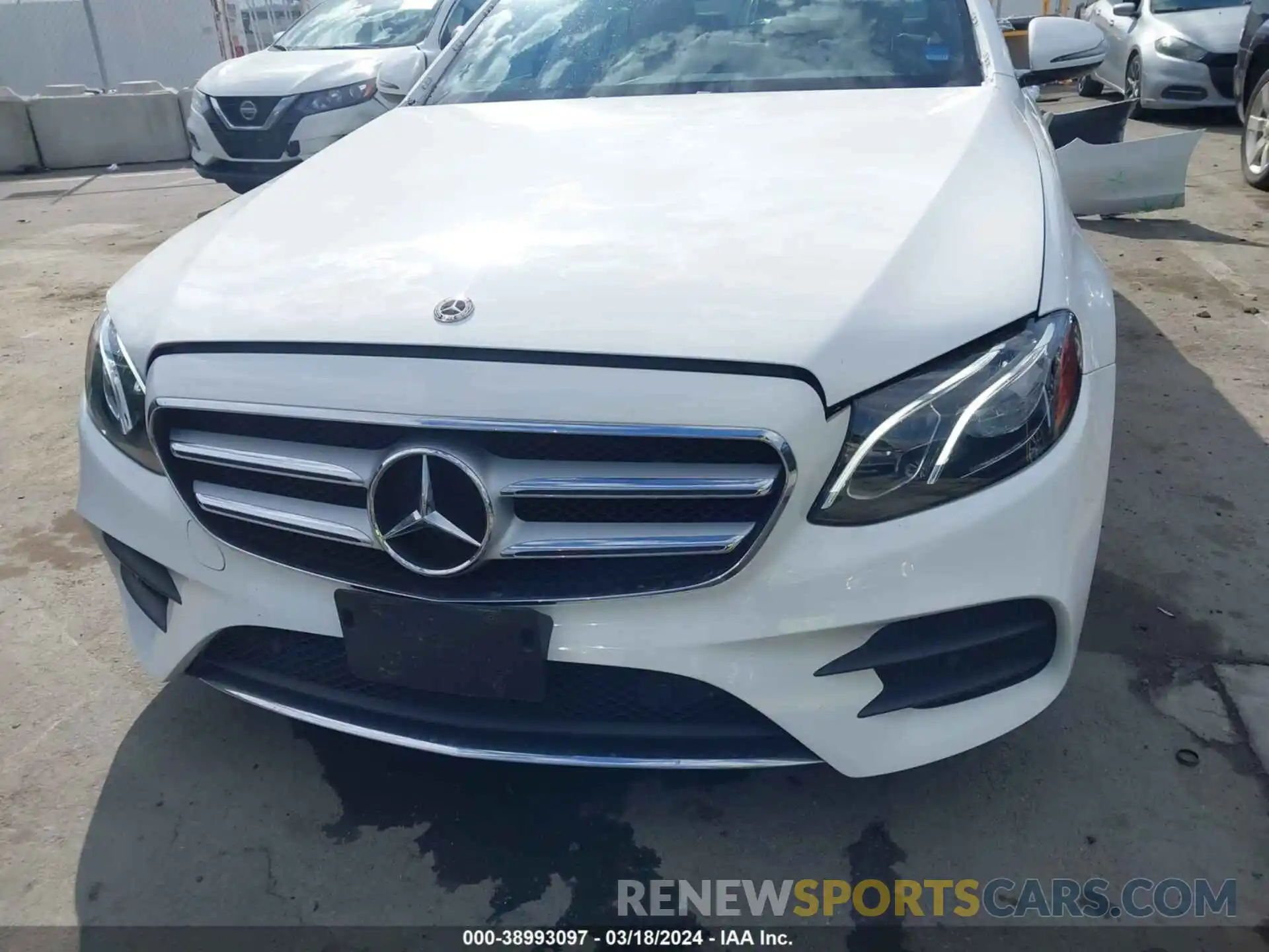 13 Photograph of a damaged car WDDZF4JB0KA514902 MERCEDES-BENZ E 300 2019