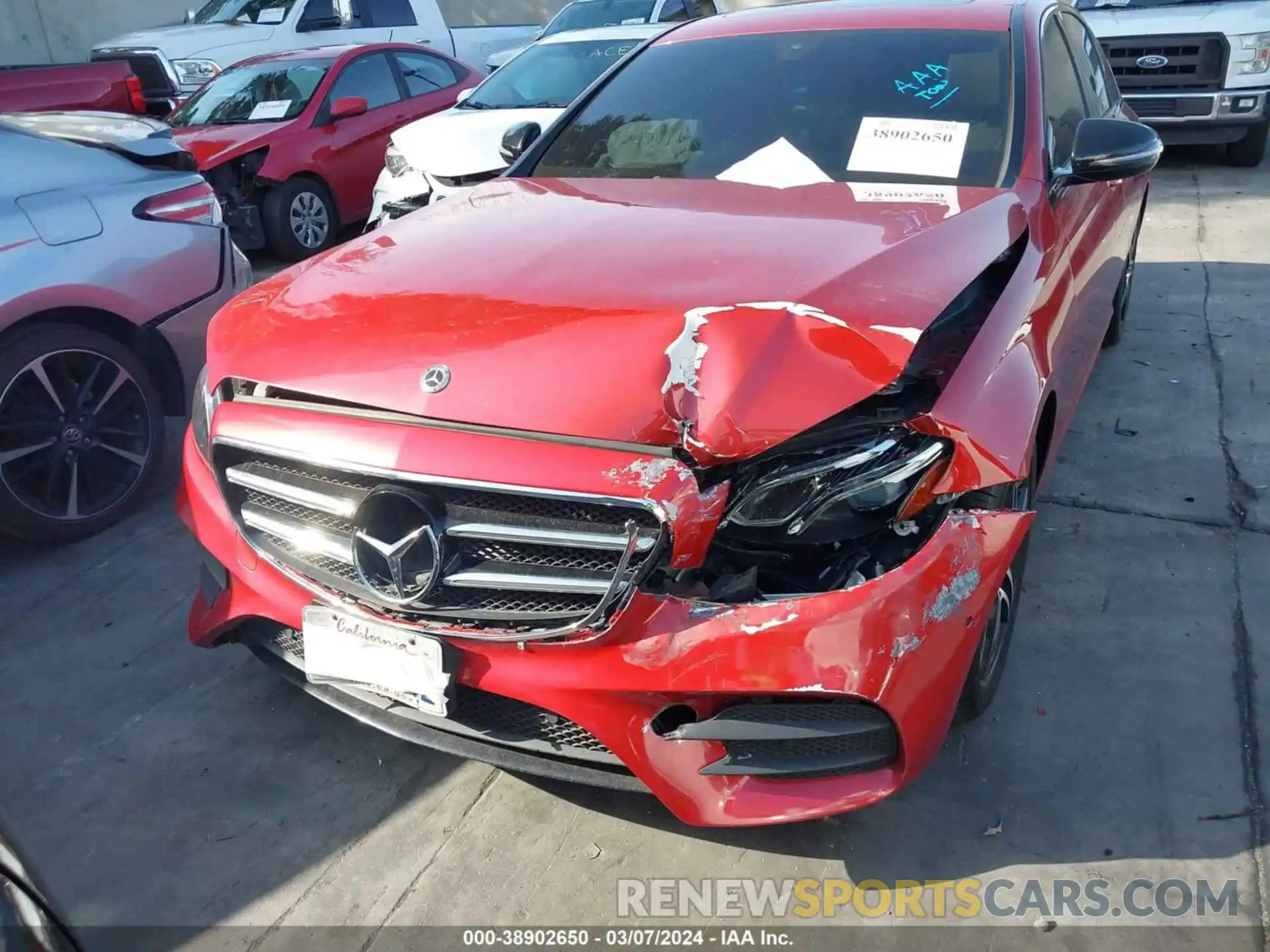 12 Photograph of a damaged car WDDZF4JB1KA525892 MERCEDES-BENZ E 300 2019