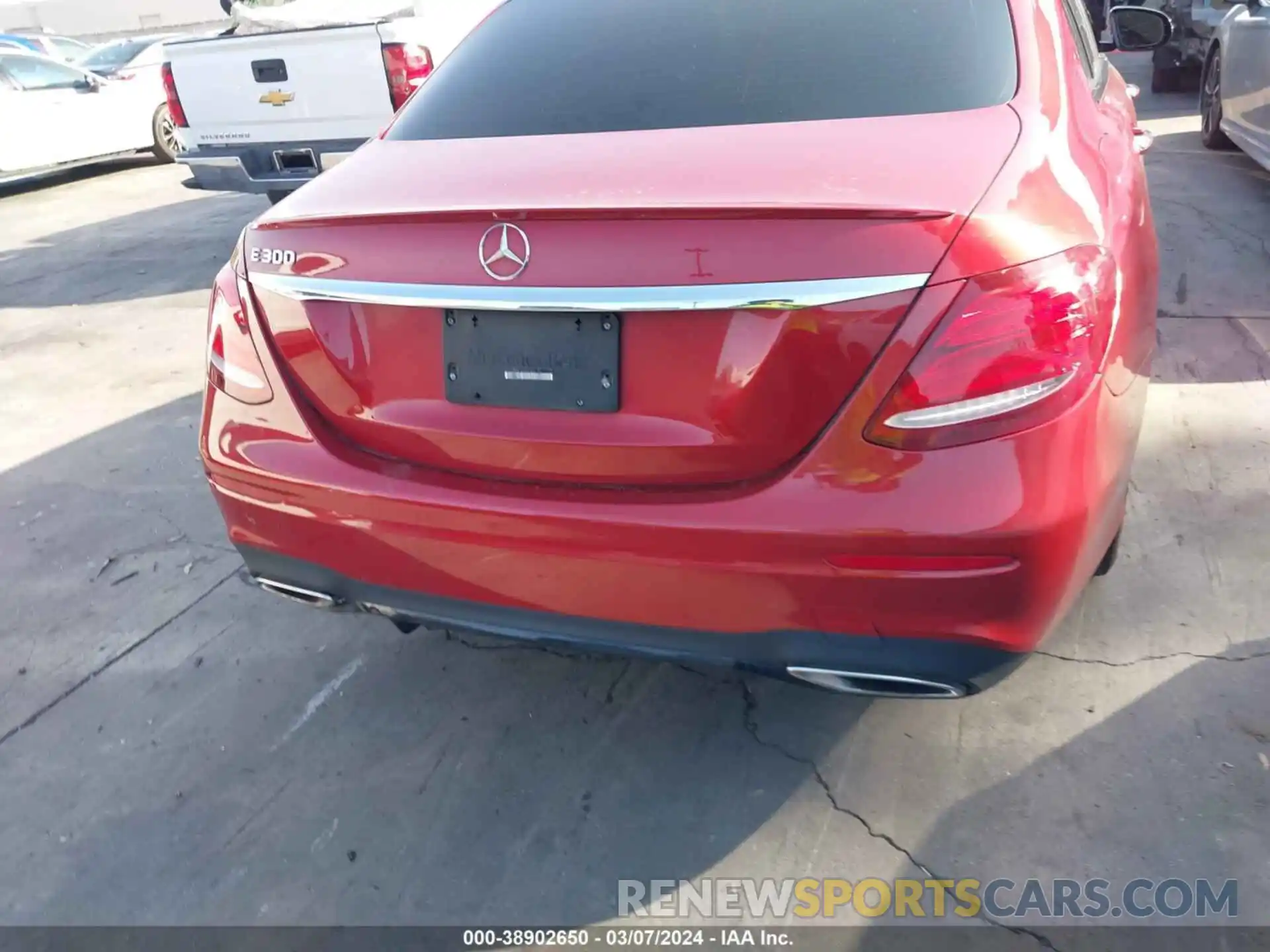 16 Photograph of a damaged car WDDZF4JB1KA525892 MERCEDES-BENZ E 300 2019