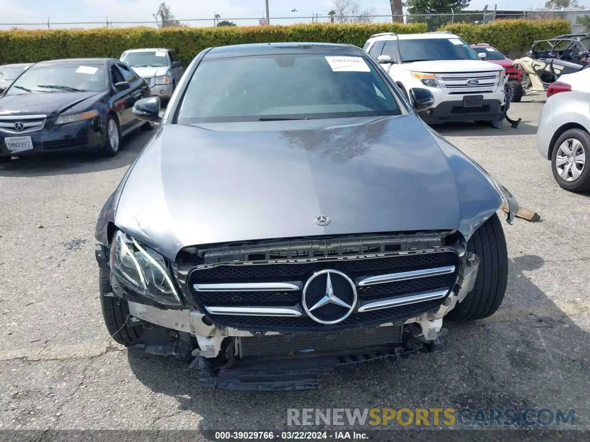 13 Photograph of a damaged car WDDZF4JB7KA513469 MERCEDES-BENZ E 300 2019