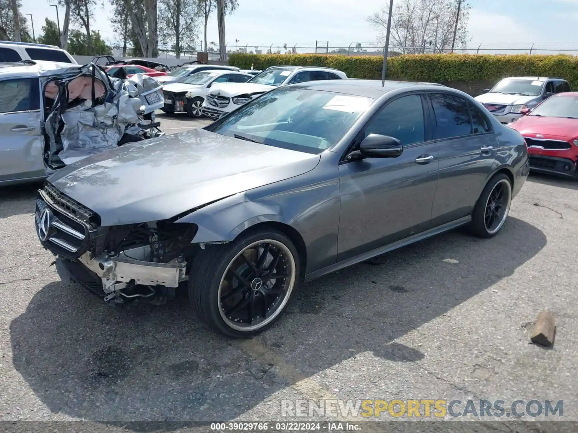 2 Photograph of a damaged car WDDZF4JB7KA513469 MERCEDES-BENZ E 300 2019