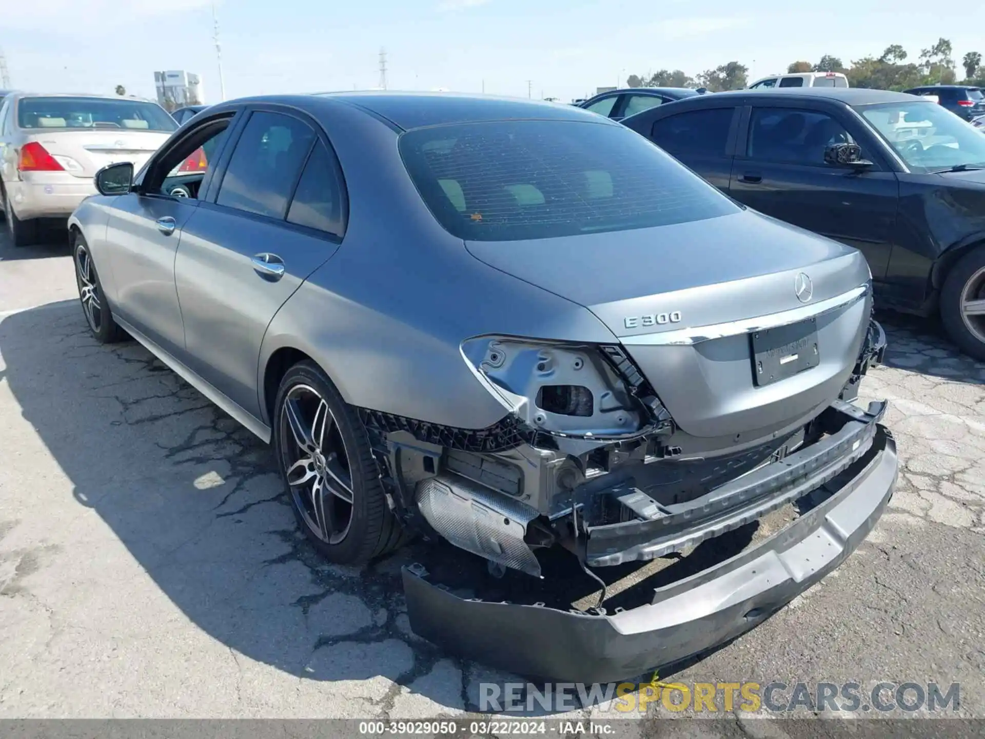 3 Photograph of a damaged car WDDZF4JB9KA654690 MERCEDES-BENZ E 300 2019