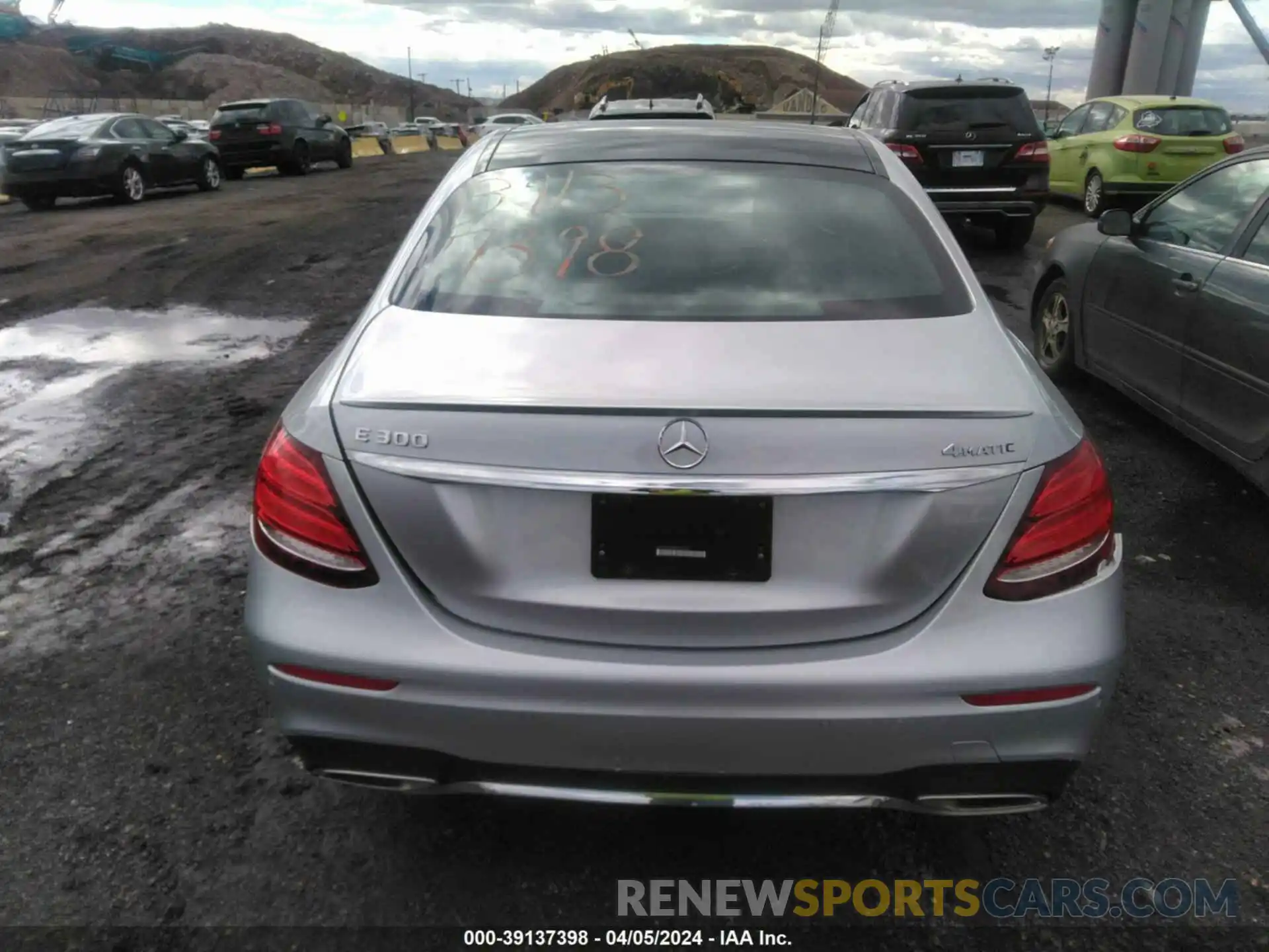 16 Photograph of a damaged car WDDZF4KBXKA520964 MERCEDES-BENZ E 300 2019