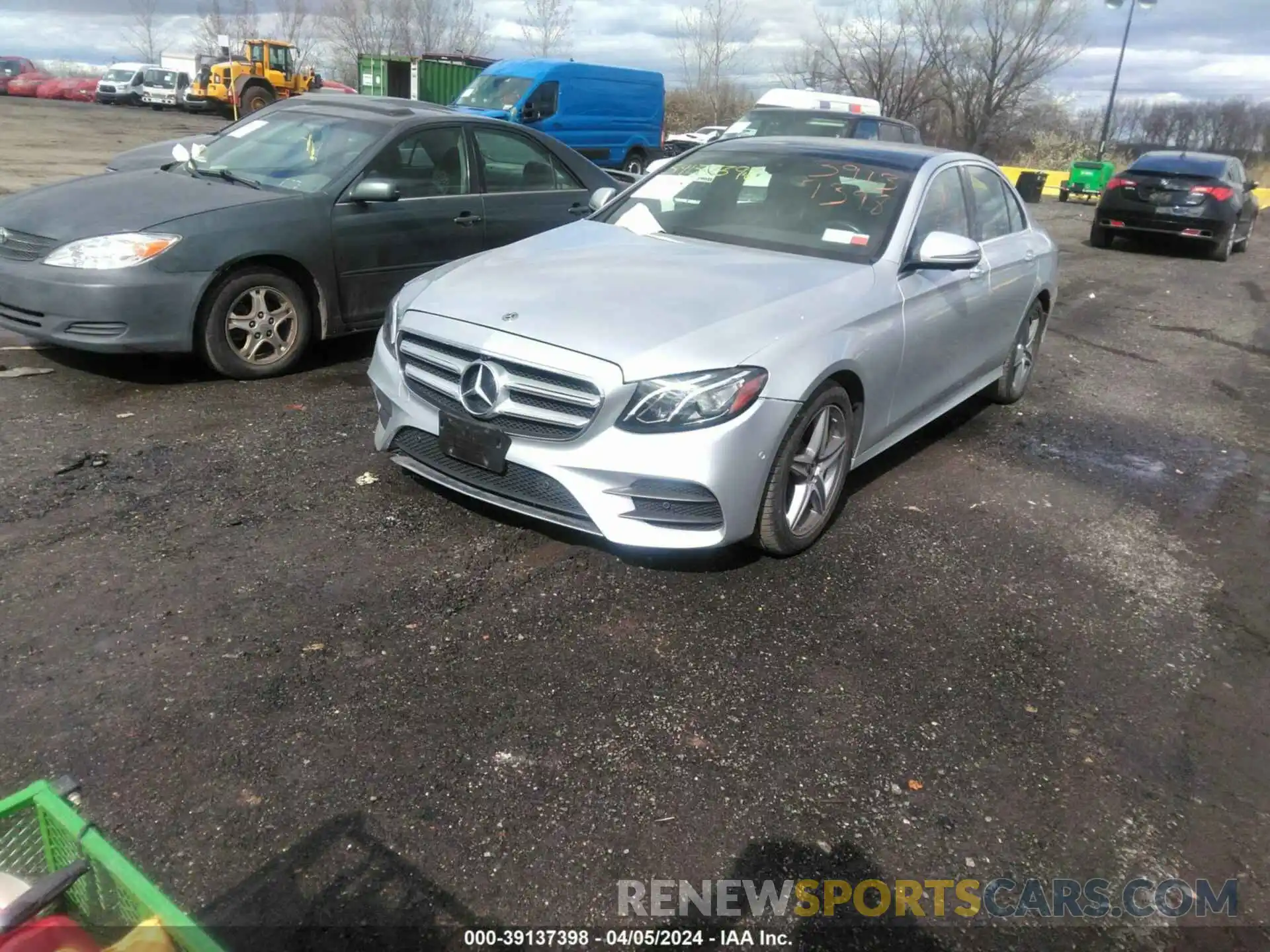 2 Photograph of a damaged car WDDZF4KBXKA520964 MERCEDES-BENZ E 300 2019