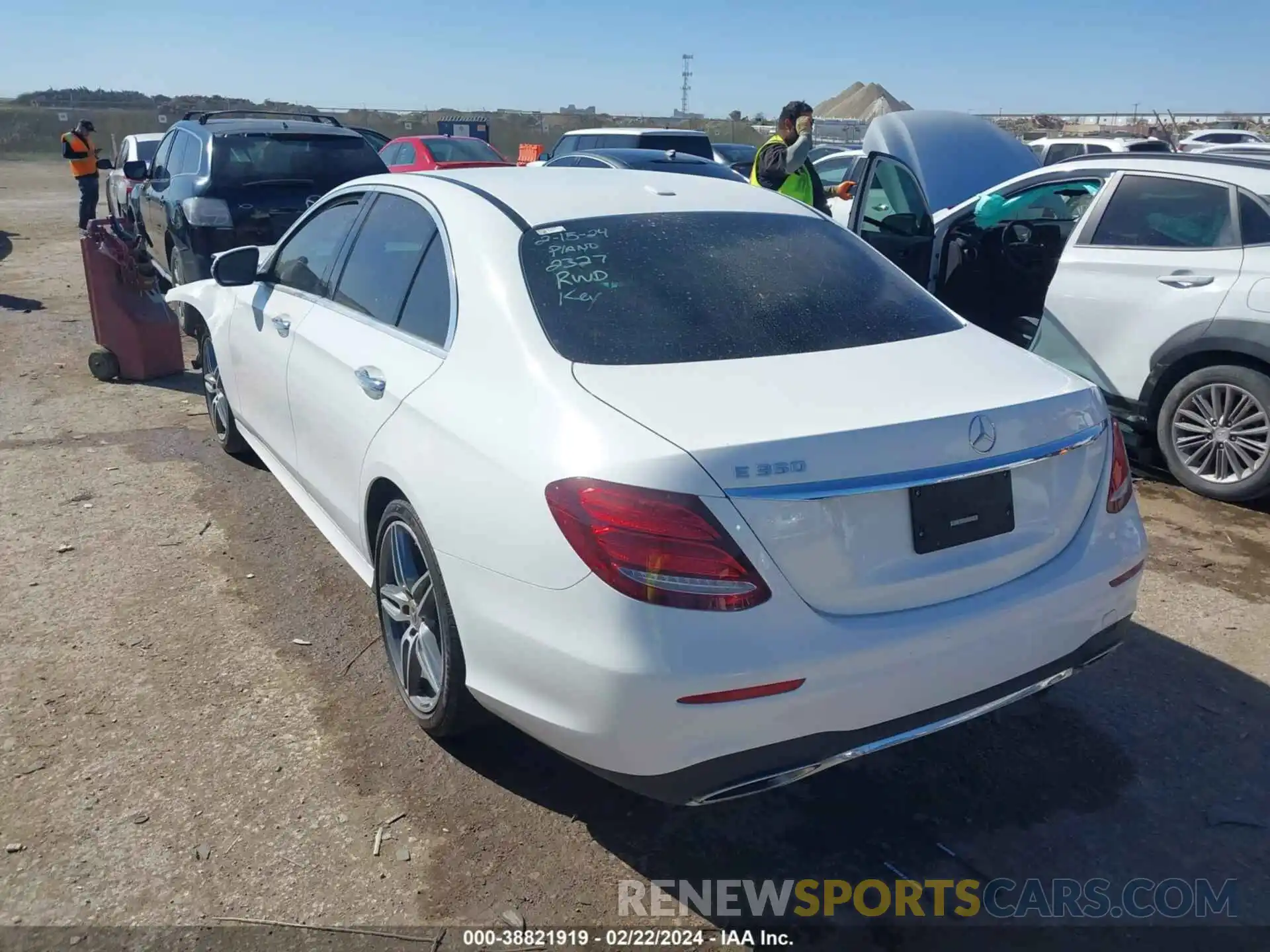 3 Photograph of a damaged car WDDZF8DB3LA752327 MERCEDES-BENZ E 350 2020