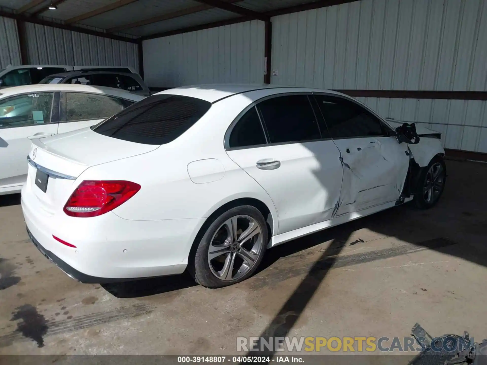 4 Photograph of a damaged car WDDZF8DB9LA747522 MERCEDES-BENZ E 350 2020