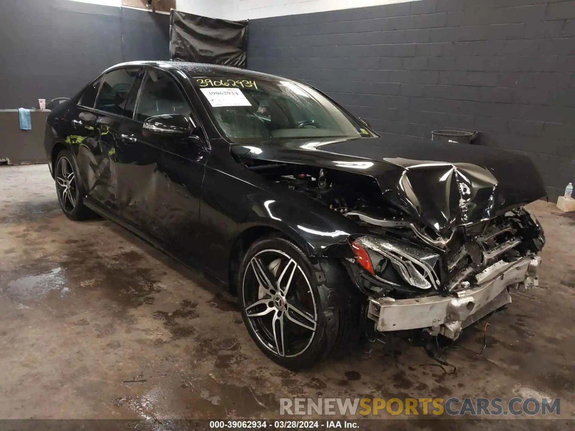 1 Photograph of a damaged car WDDZF8EB2LA718975 MERCEDES-BENZ E 350 2020