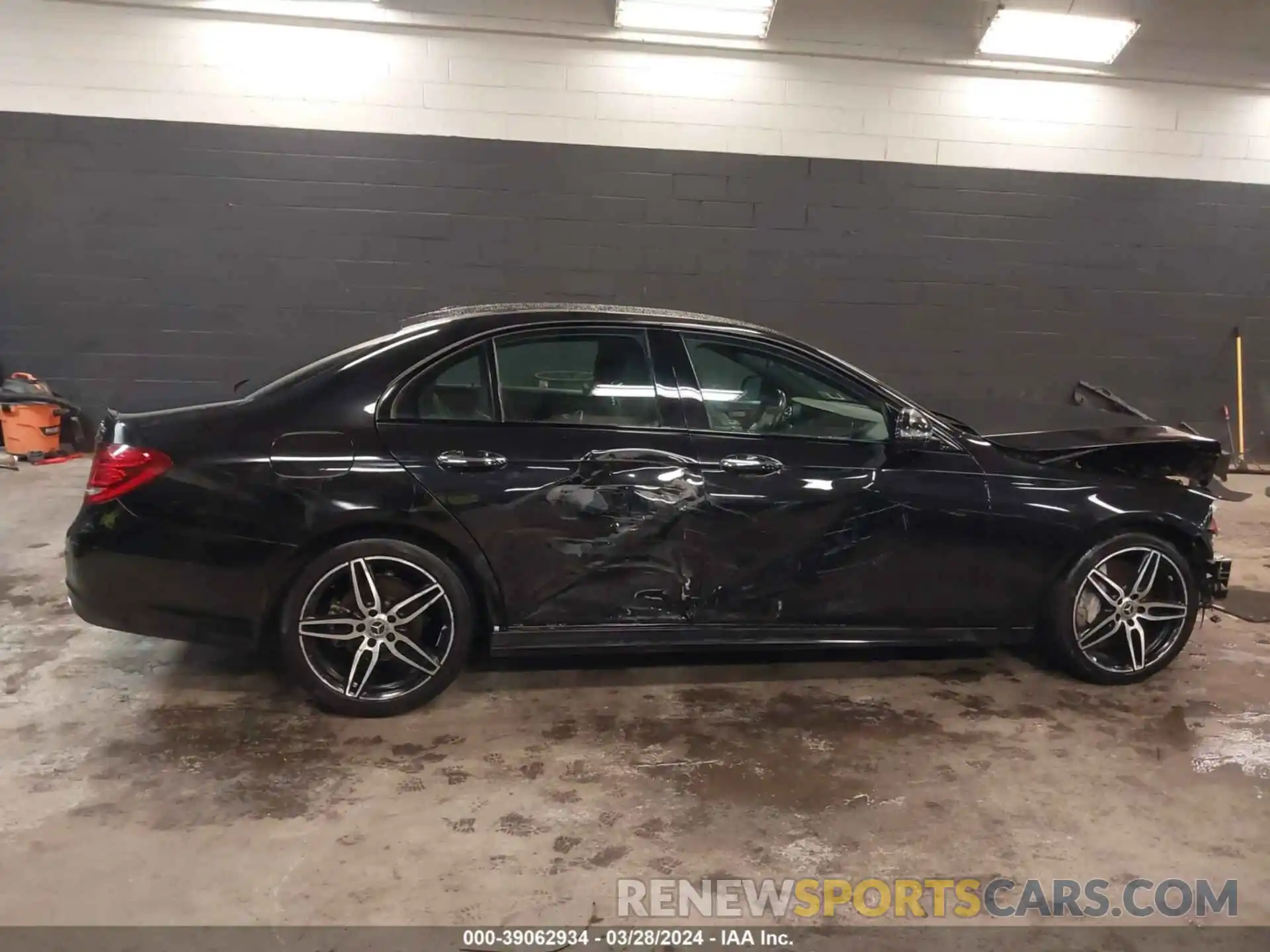 13 Photograph of a damaged car WDDZF8EB2LA718975 MERCEDES-BENZ E 350 2020