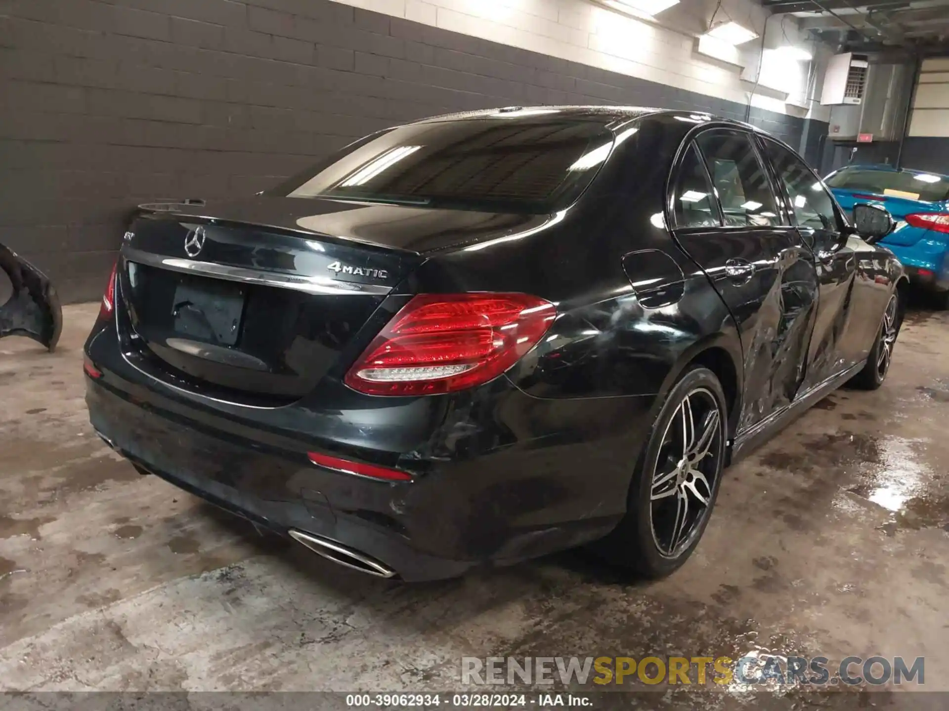 4 Photograph of a damaged car WDDZF8EB2LA718975 MERCEDES-BENZ E 350 2020