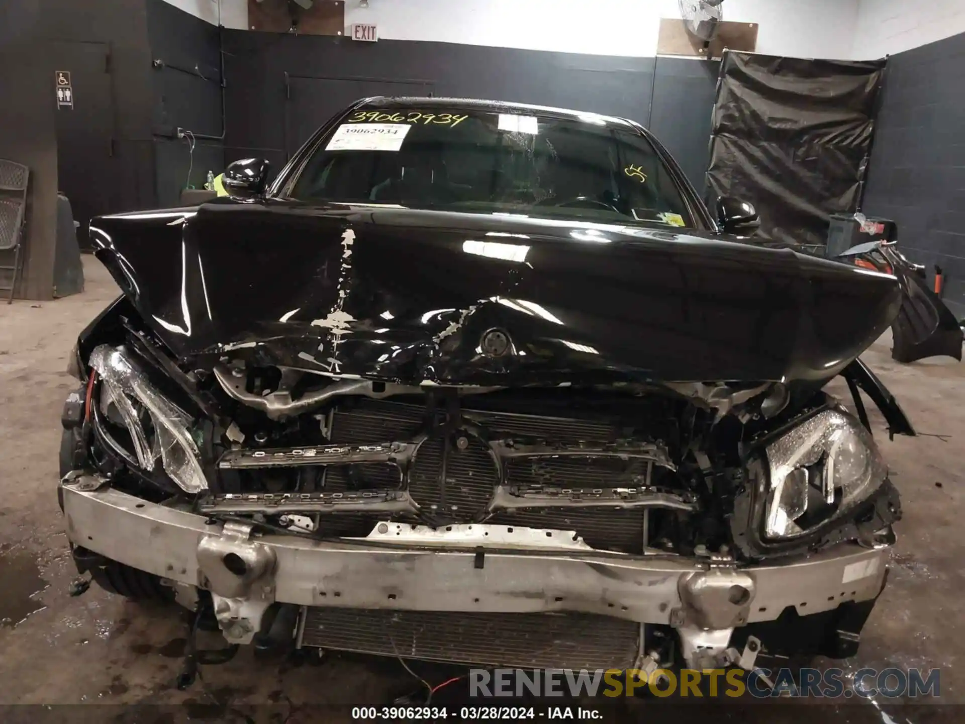 6 Photograph of a damaged car WDDZF8EB2LA718975 MERCEDES-BENZ E 350 2020