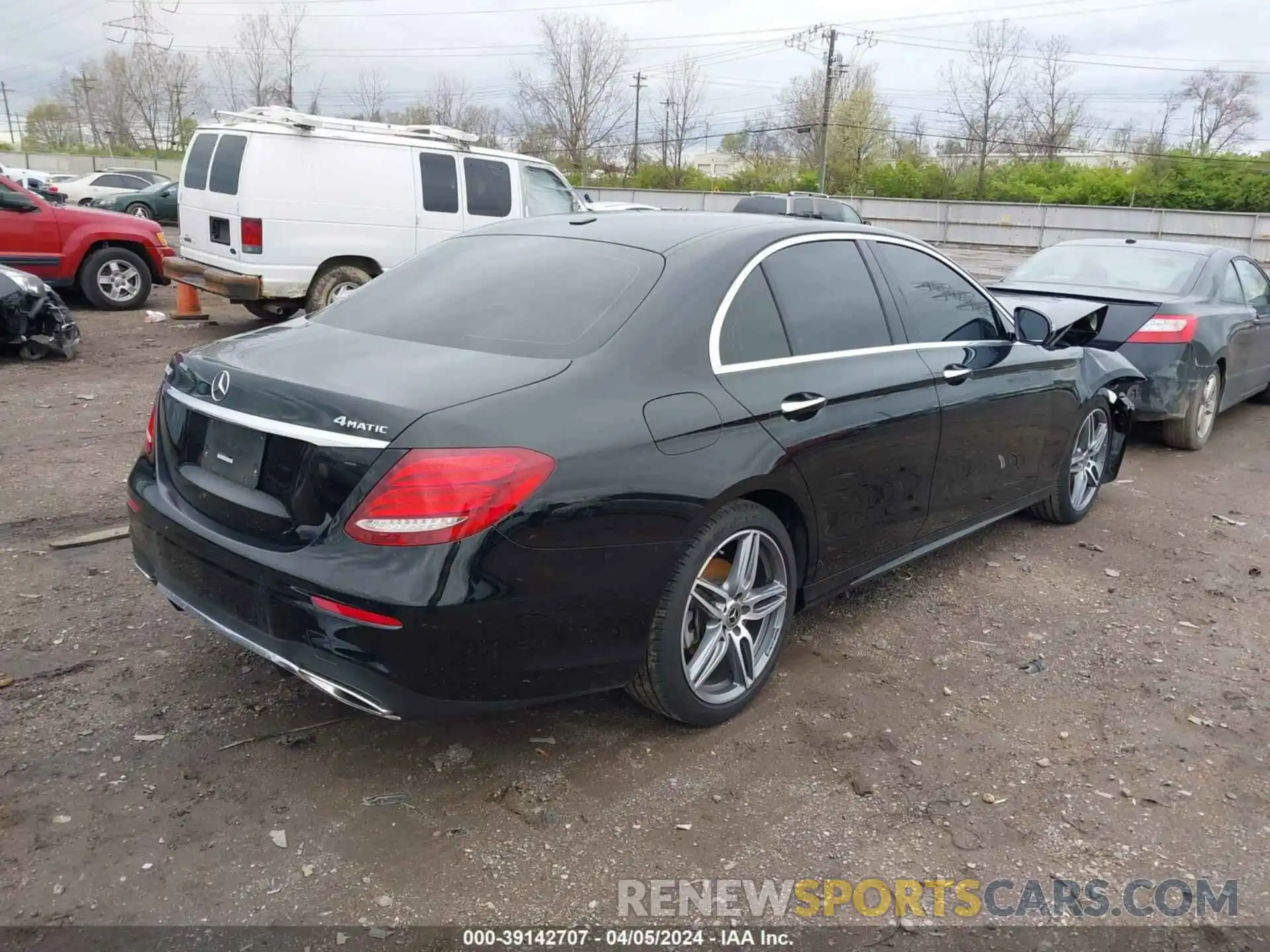 4 Photograph of a damaged car WDDZF8EB4LA730013 MERCEDES-BENZ E 350 2020