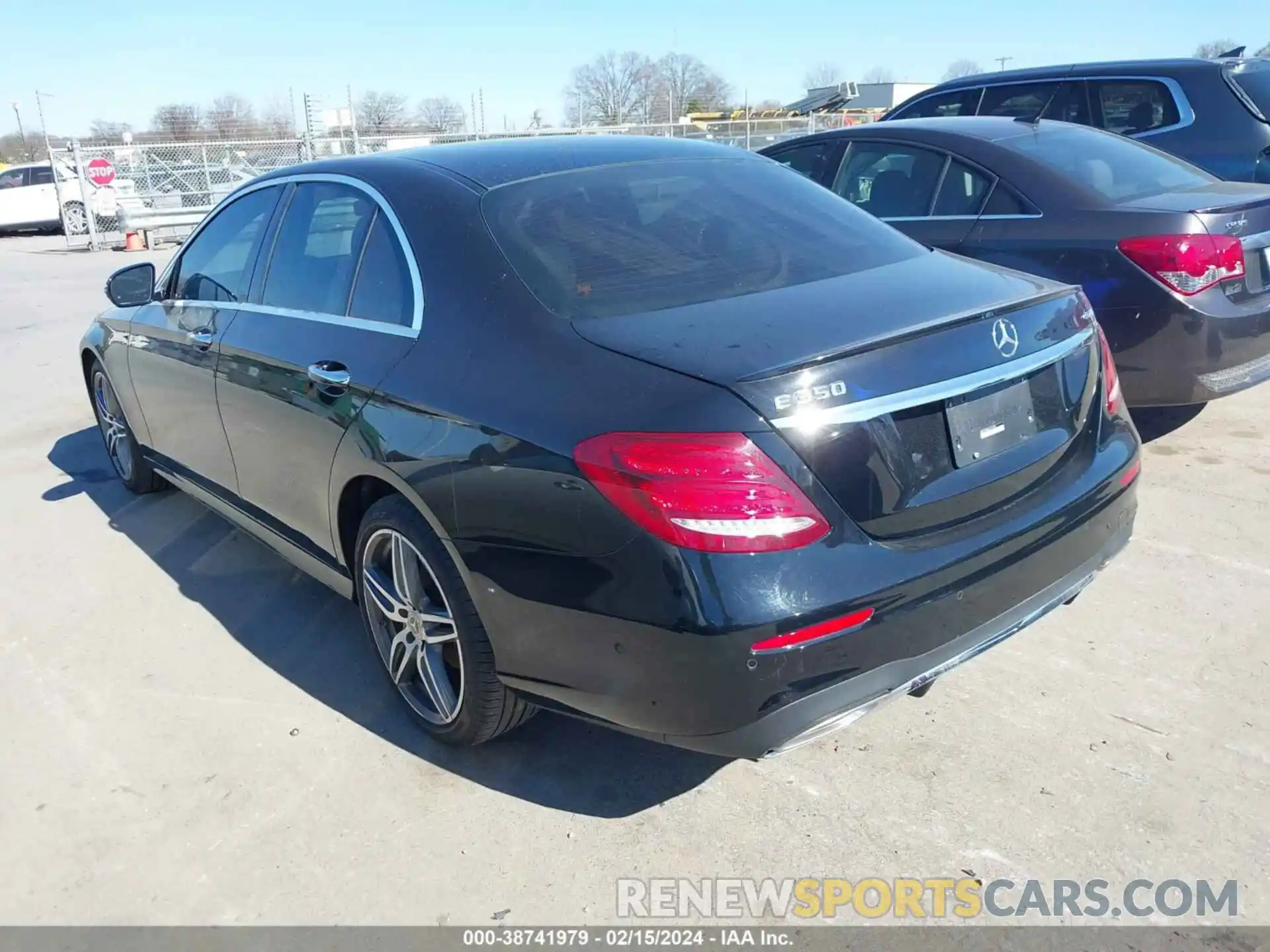 3 Photograph of a damaged car WDDZF8EB6LA711706 MERCEDES-BENZ E 350 2020