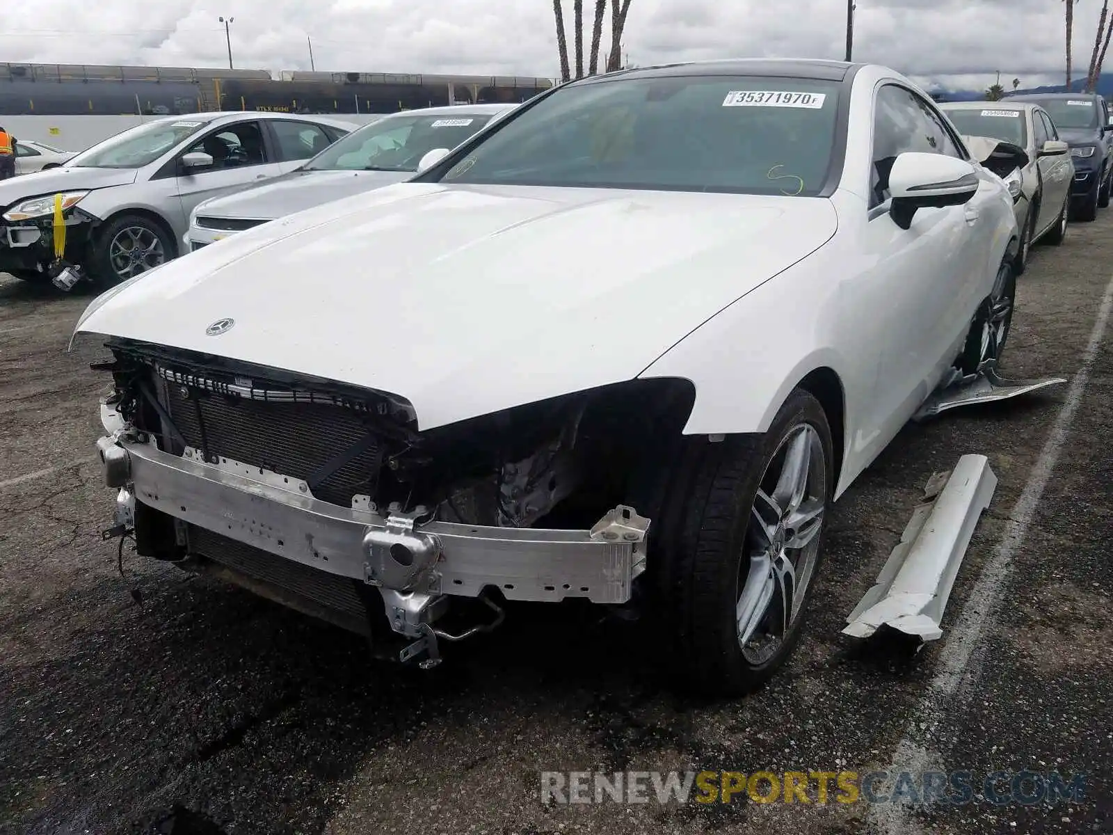 2 Photograph of a damaged car WDD1J6HB0KF085826 MERCEDES-BENZ E 450 2019