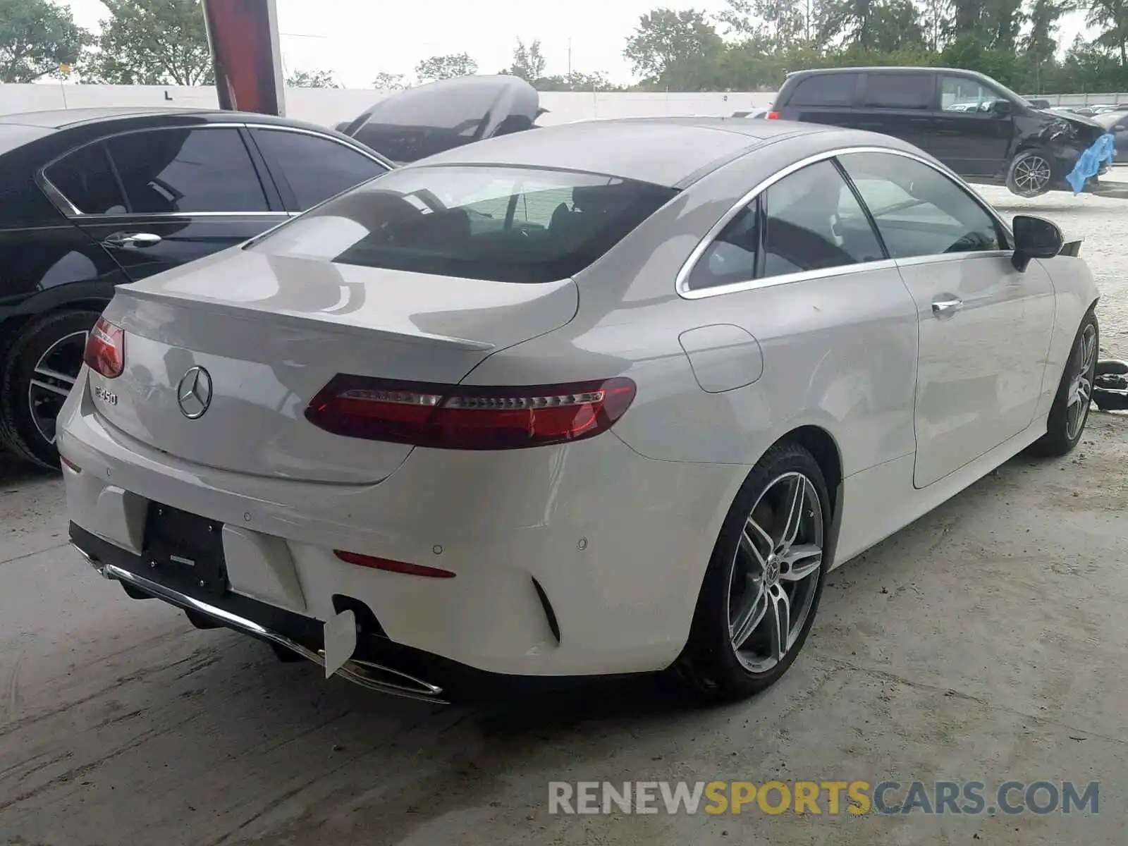 4 Photograph of a damaged car WDD1J6HB0KF086930 MERCEDES-BENZ E 450 2019