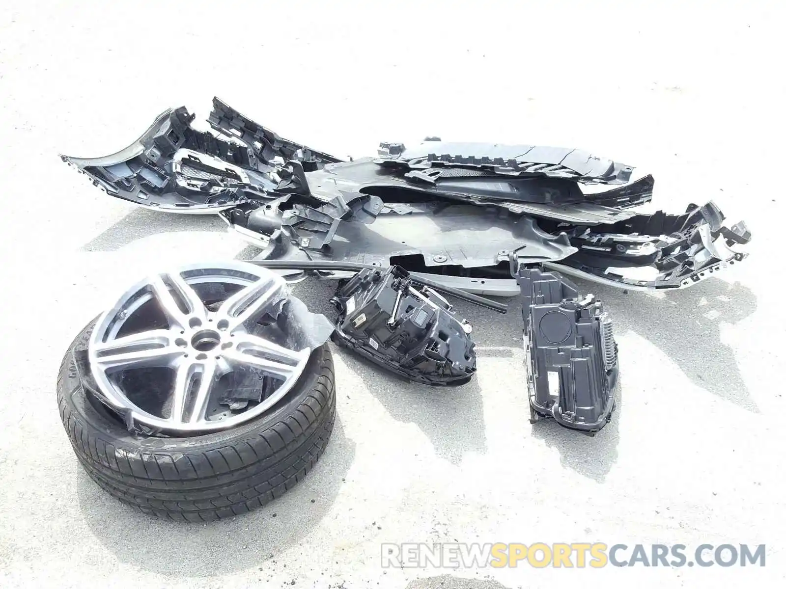 9 Photograph of a damaged car WDD1K6HB6KF102139 MERCEDES-BENZ E 450 2019