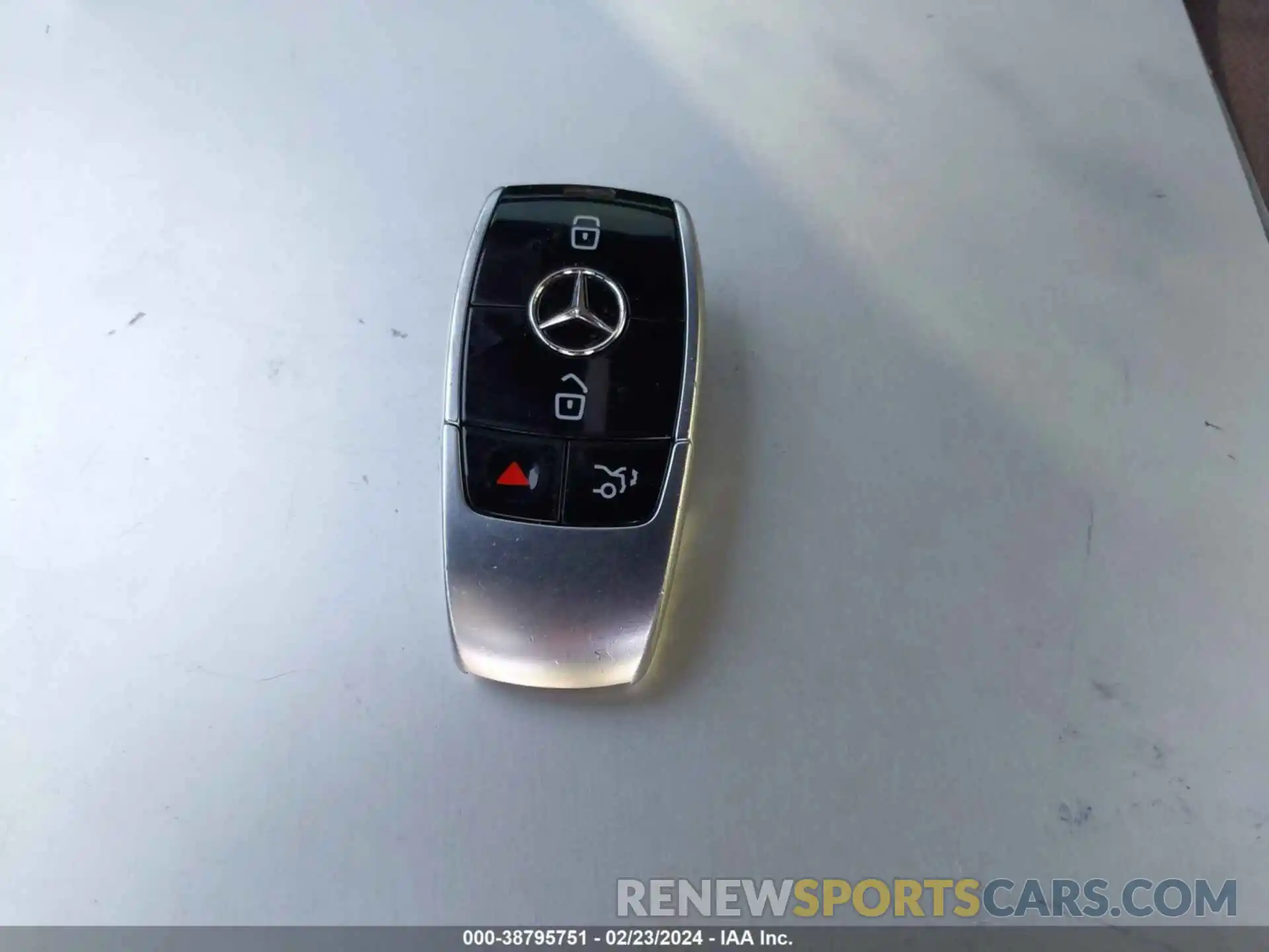 11 Photograph of a damaged car WDDZF6JB3KA498450 MERCEDES-BENZ E 450 2019