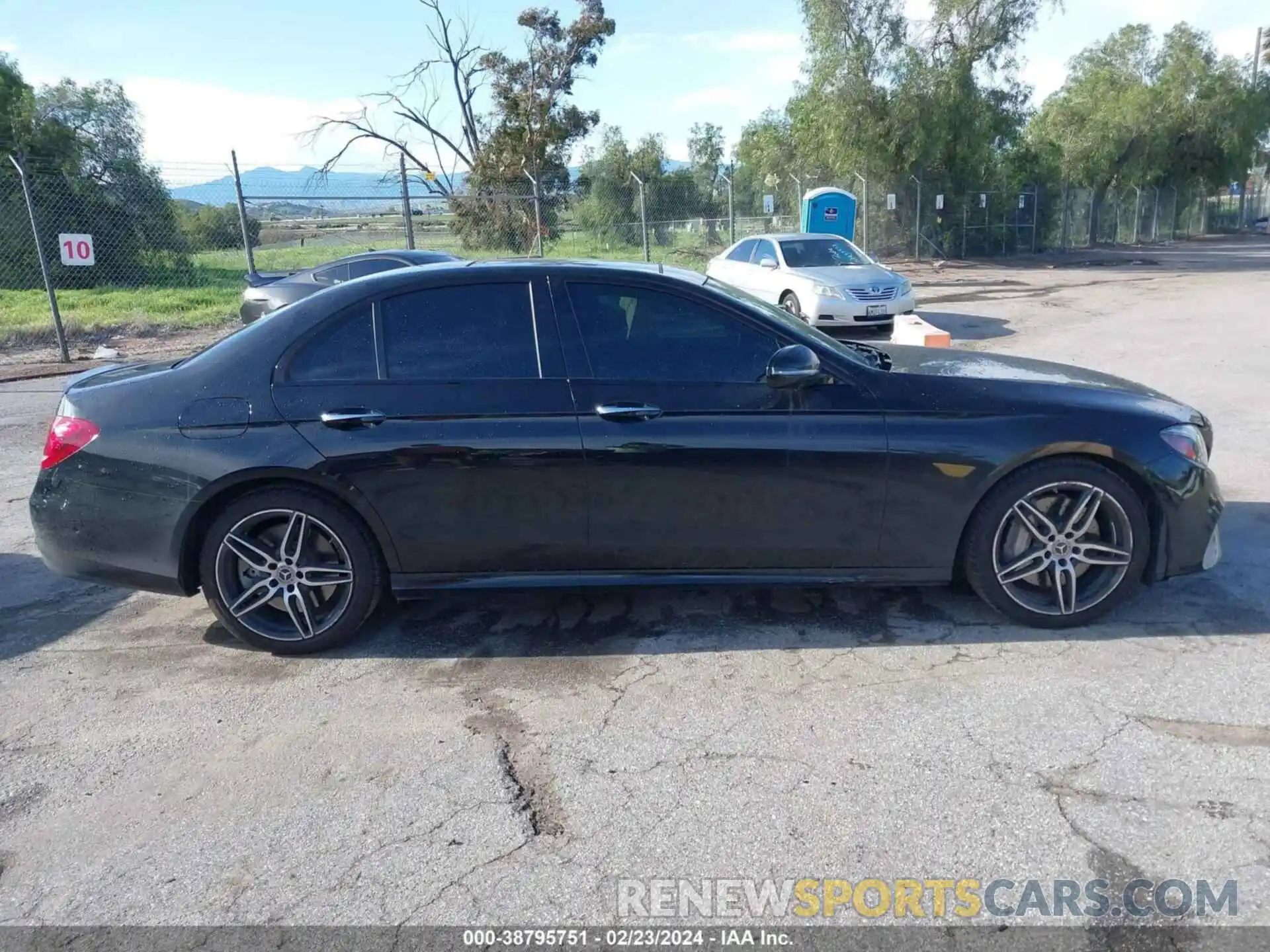 13 Photograph of a damaged car WDDZF6JB3KA498450 MERCEDES-BENZ E 450 2019