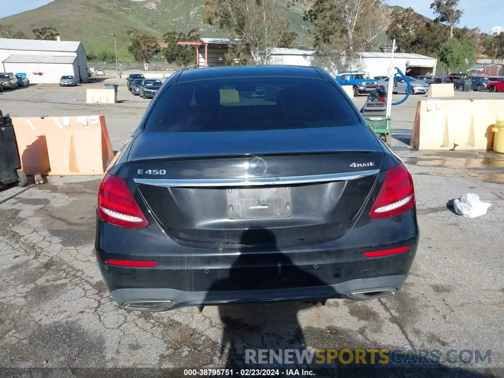 16 Photograph of a damaged car WDDZF6JB3KA498450 MERCEDES-BENZ E 450 2019