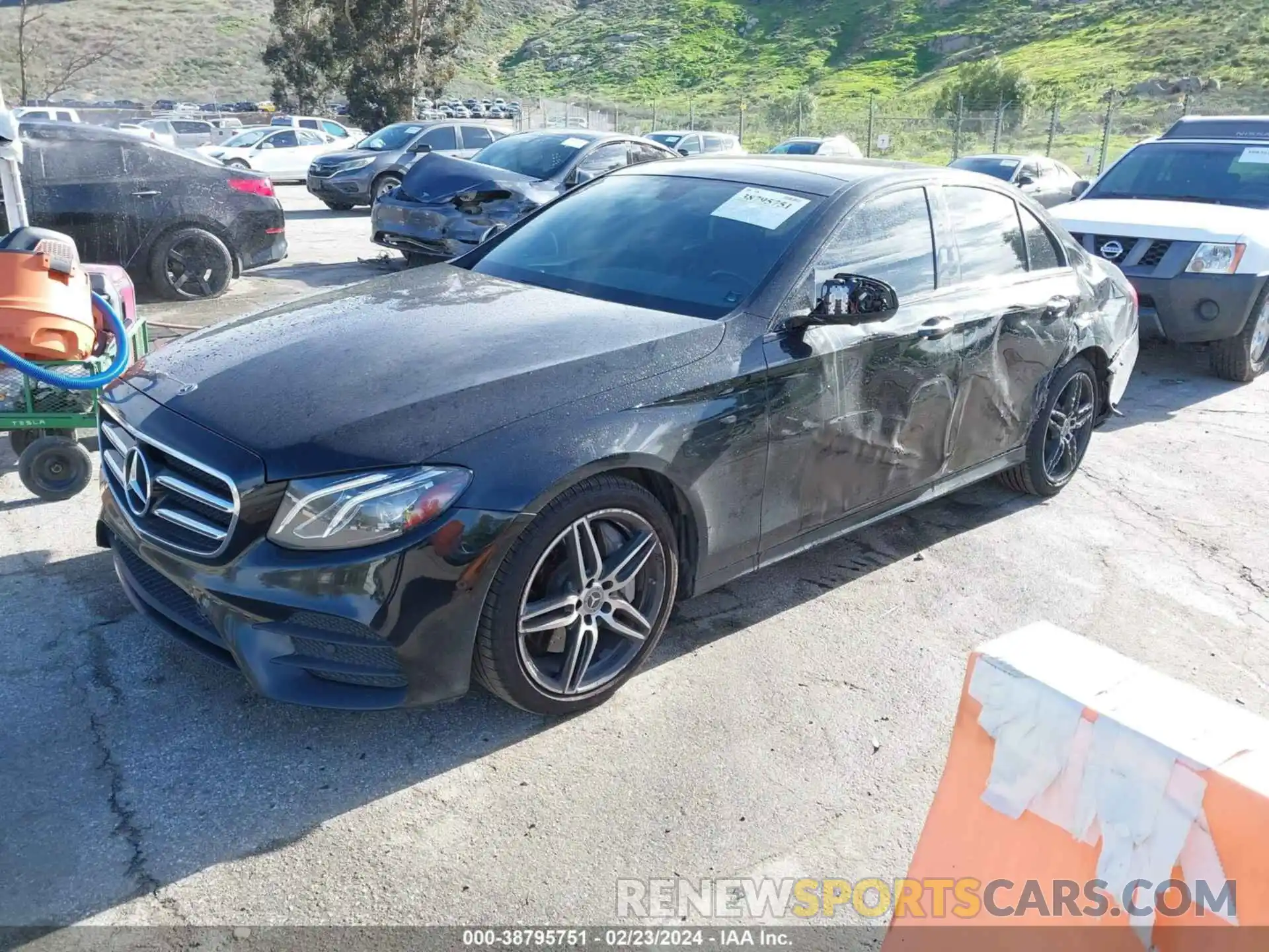 2 Photograph of a damaged car WDDZF6JB3KA498450 MERCEDES-BENZ E 450 2019