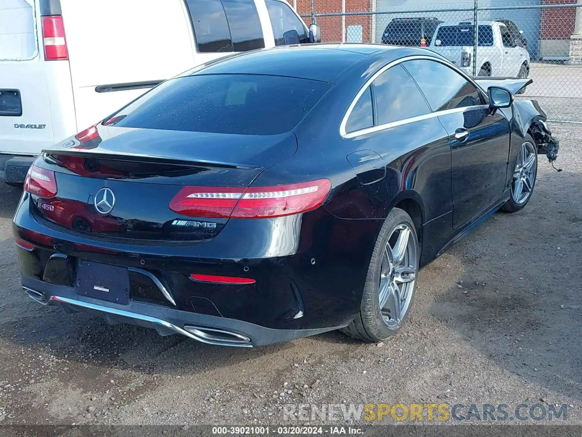 4 Photograph of a damaged car WDD1J6HB4LF124290 MERCEDES-BENZ E 450 2020