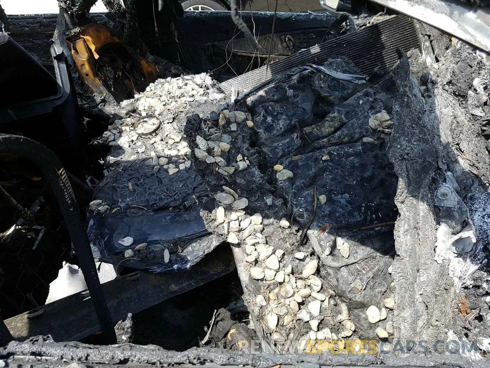 5 Фотография поврежденного автомобиля WDDZH6JB8KA667677 MERCEDES-BENZ E 450 4MAT 2019